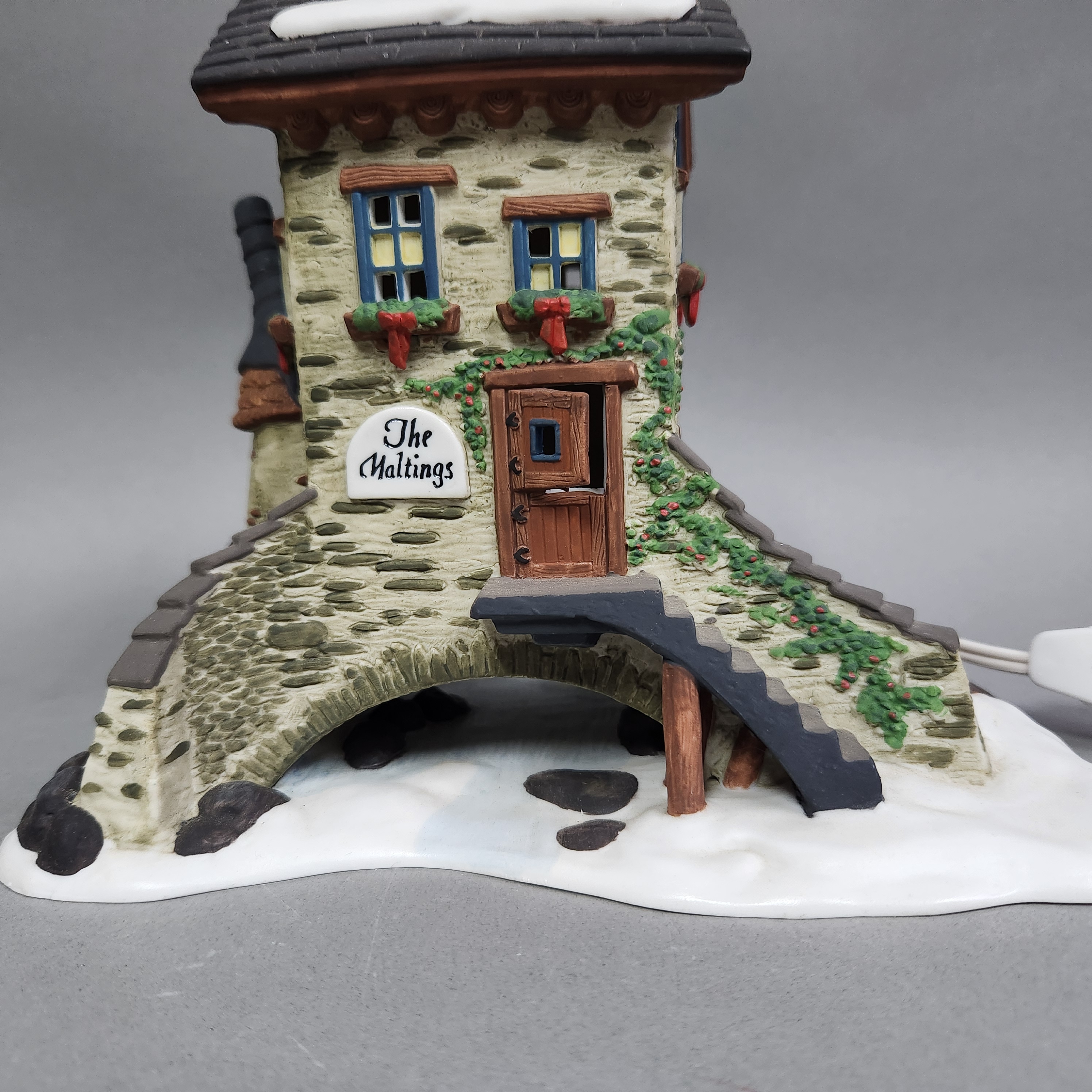 Dept 56 The Maltings Lighted Building