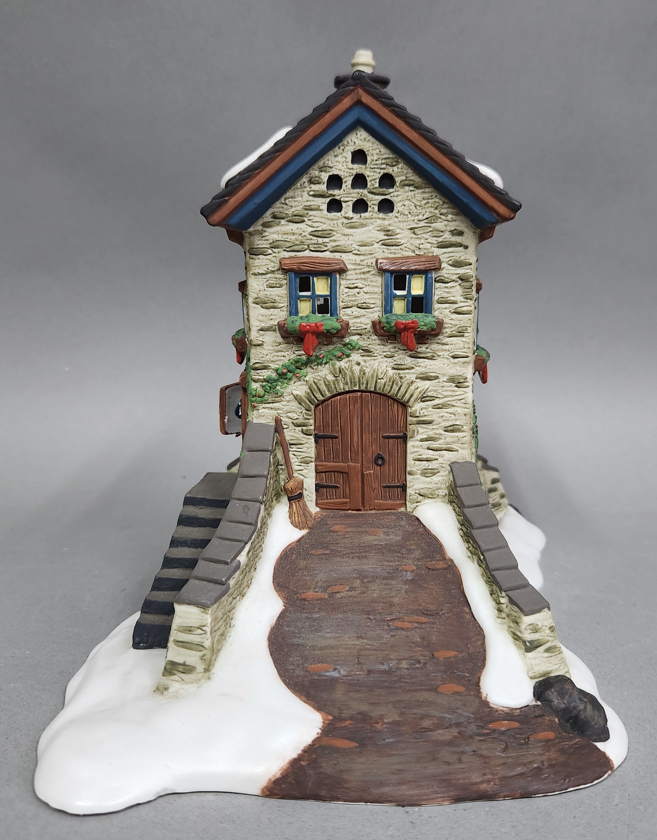Dept 56 The Maltings Lighted Building