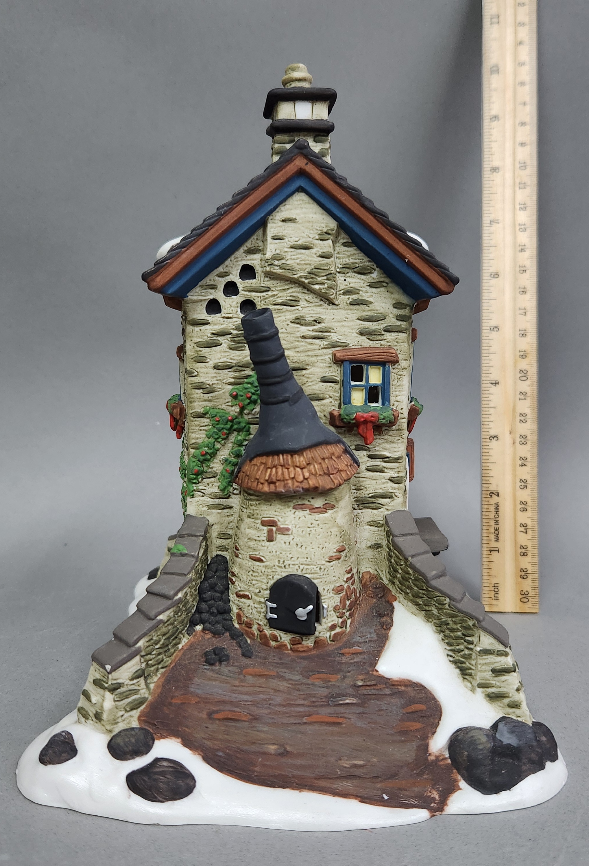 Dept 56 The Maltings Lighted Building