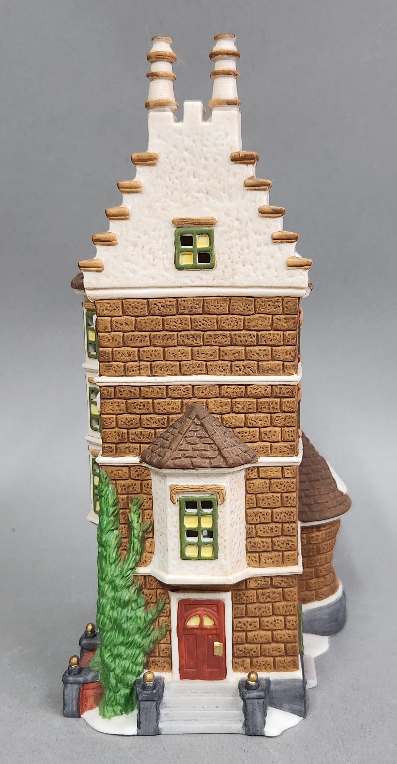 Dept 56 Nephew Fred's Flat