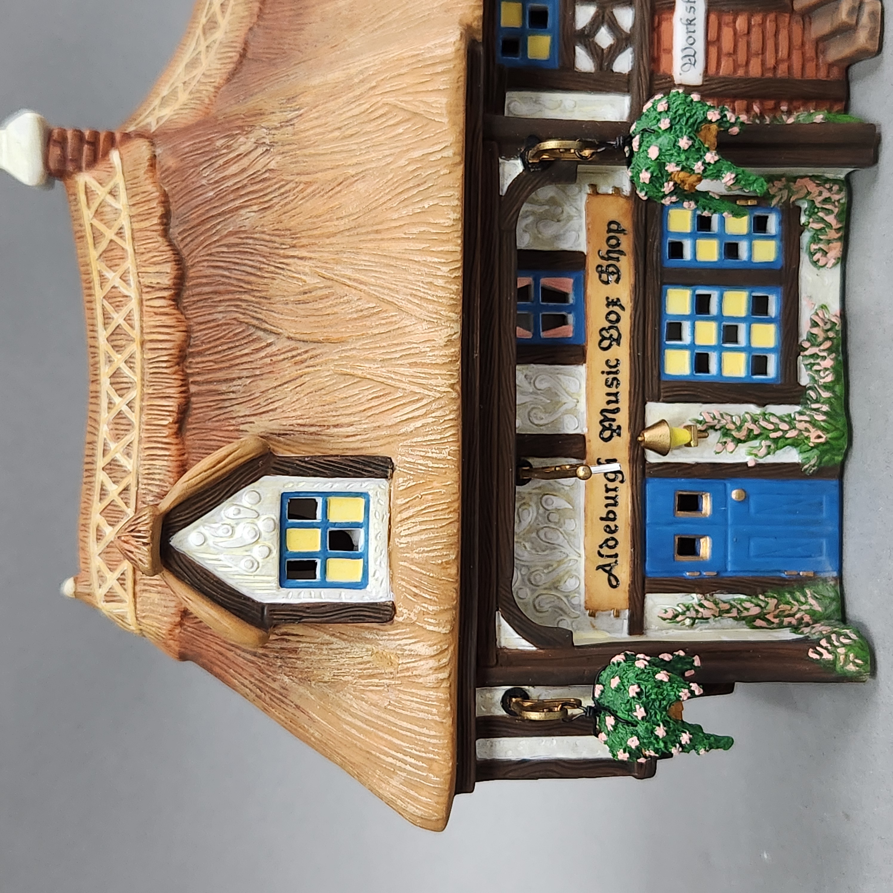Dept 56 Aldeburgh Music Box Shop Set