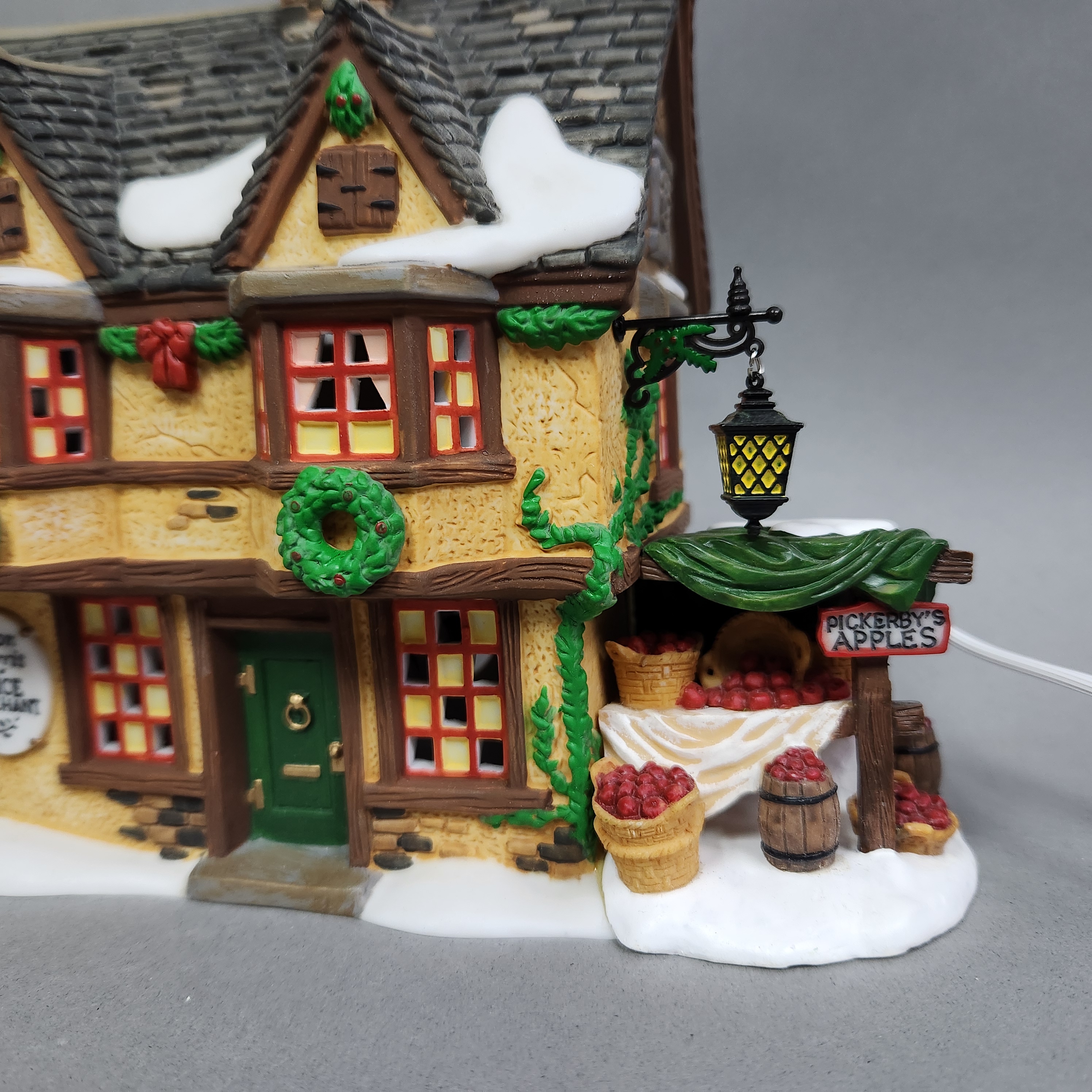 Dept 56 Seton Morris Spice Merchant Set