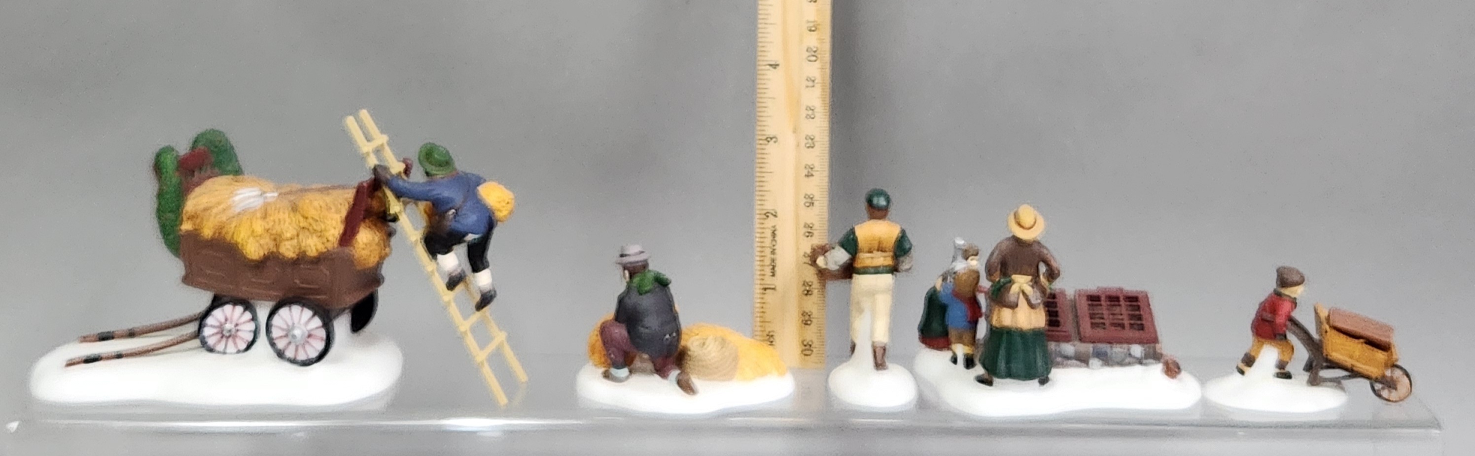 Dept 56 Porcelain Heritage Village Accessories