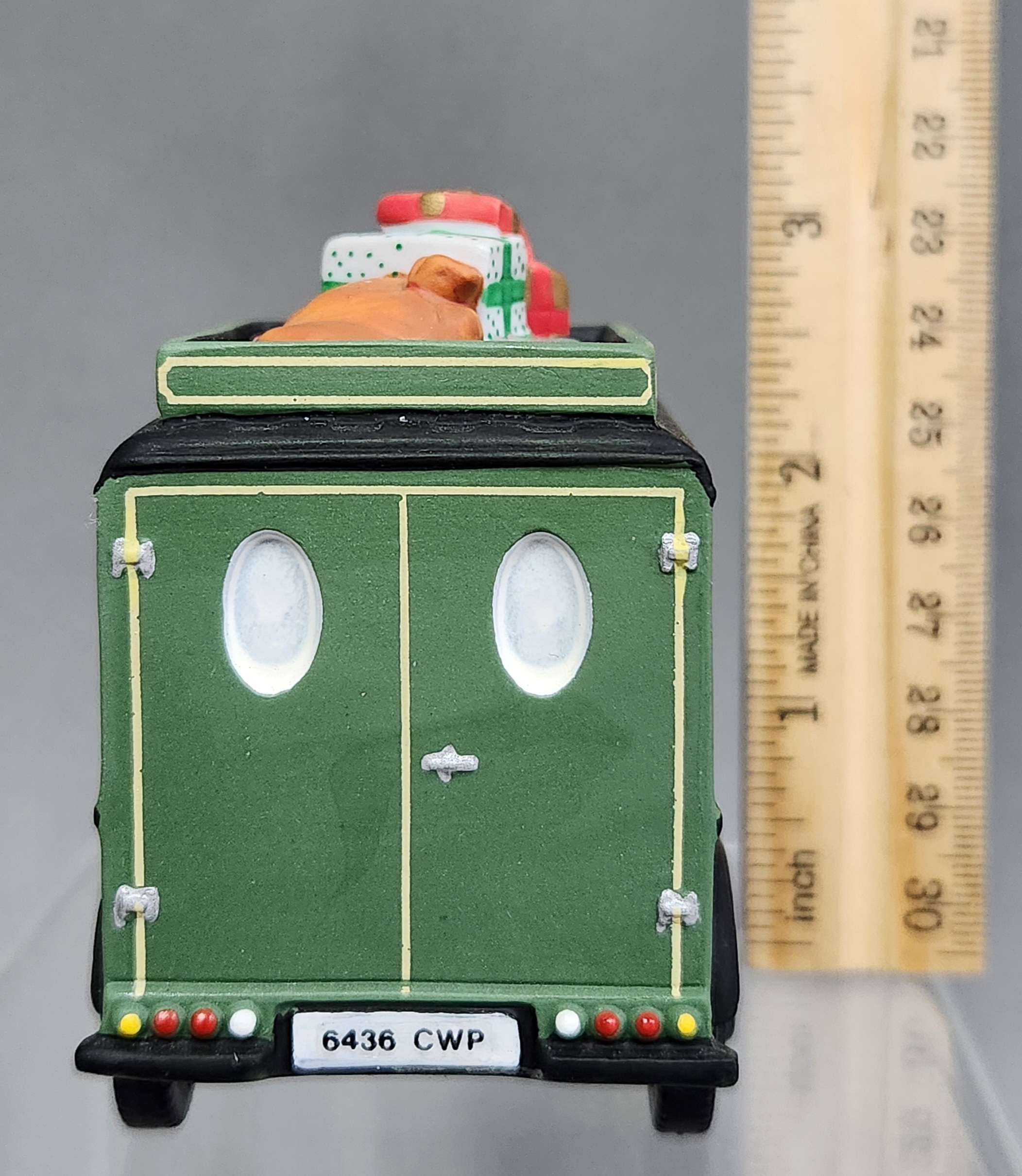 Dept 56 Porcelain Heritage Village Accessories