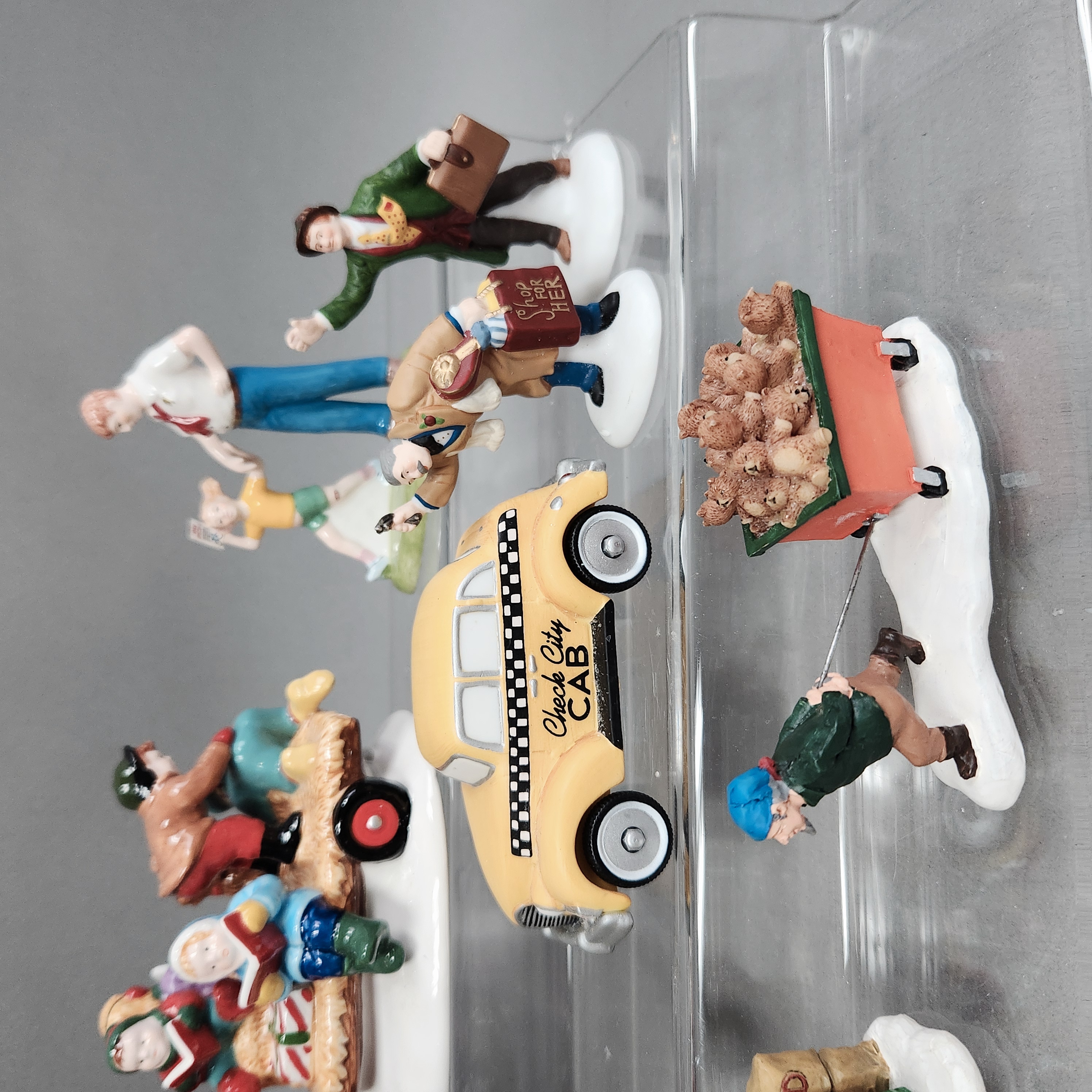 Dept 56 Holiday Village Accessories