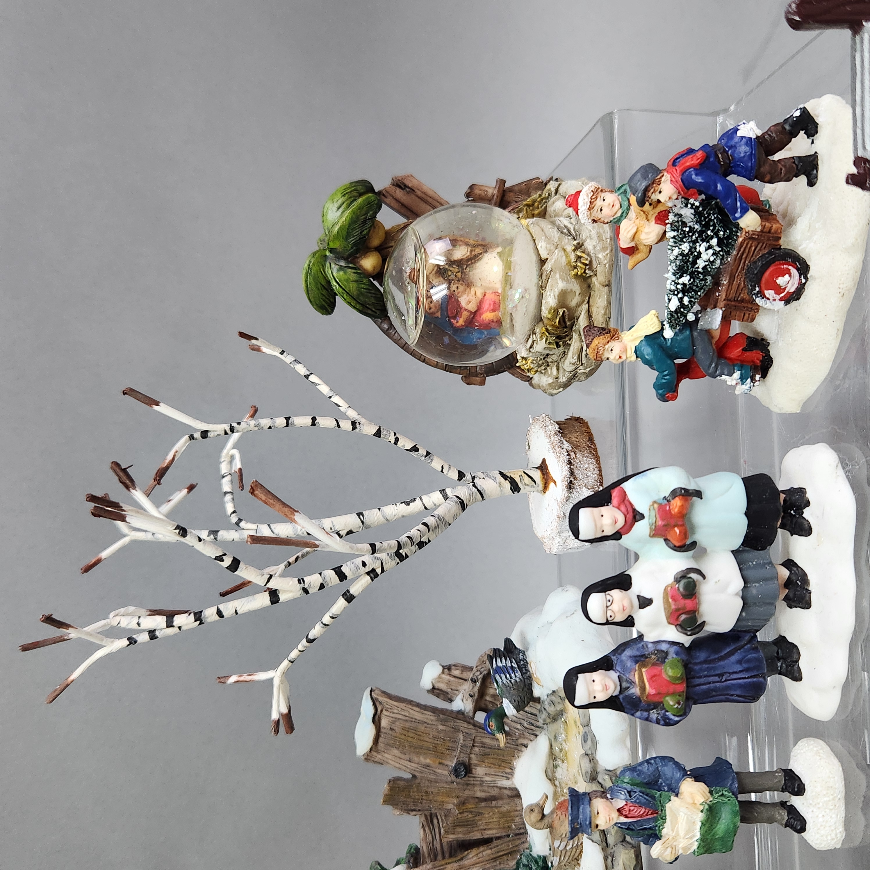 Winter Village Figurines & Scenery