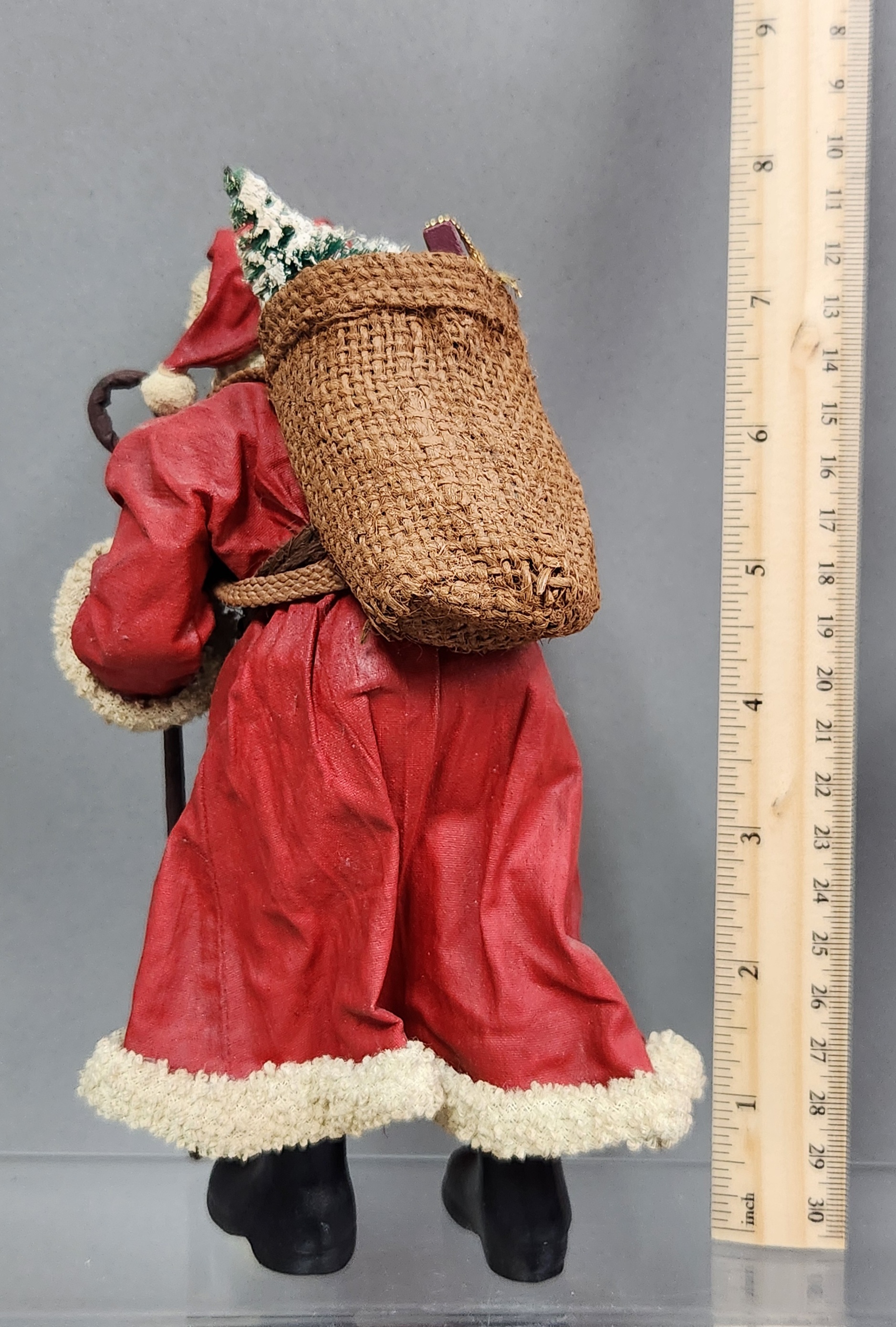 Possible Dreams Clothtique Red Santas