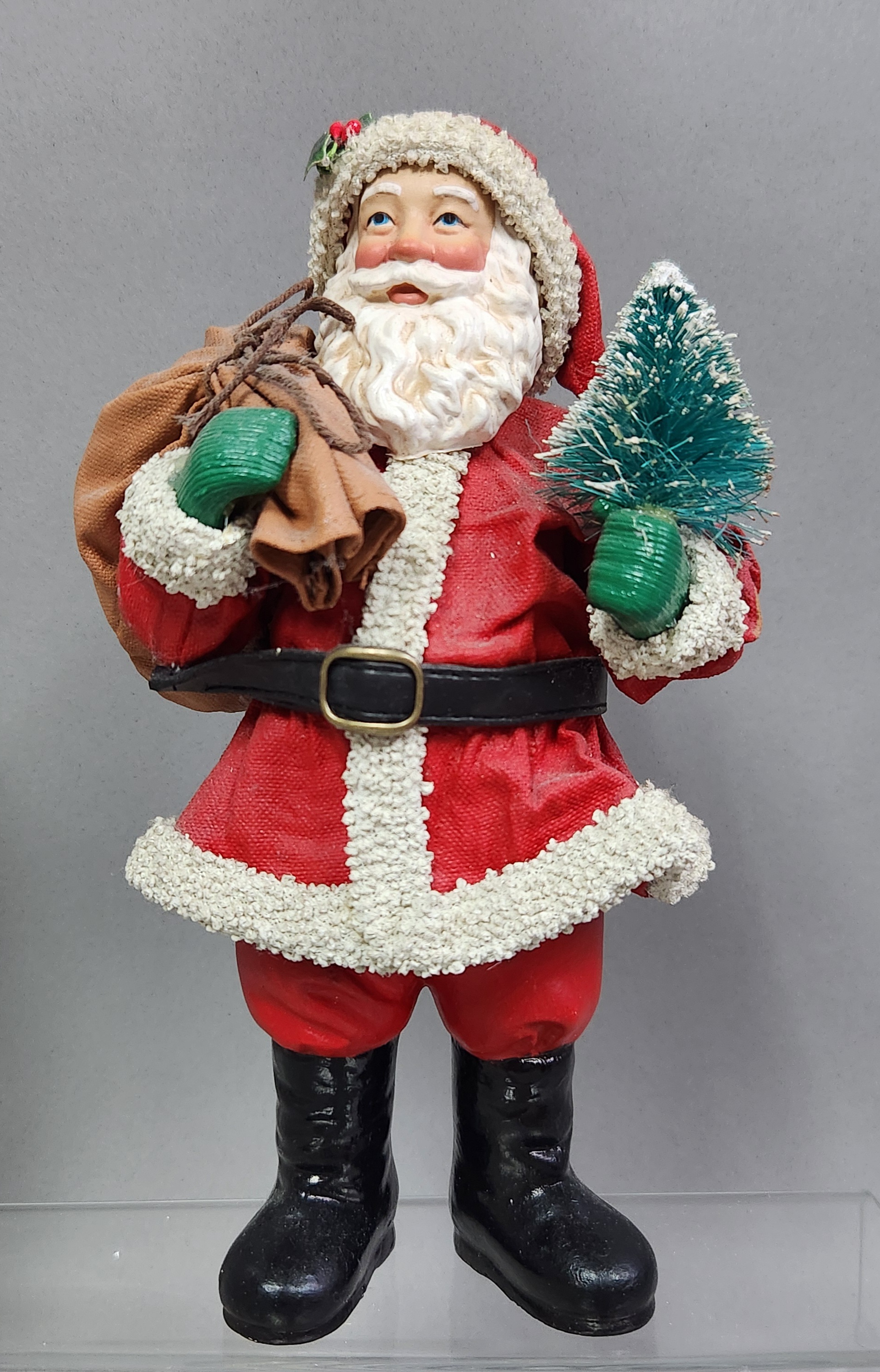 Possible Dreams Clothtique Red Santas