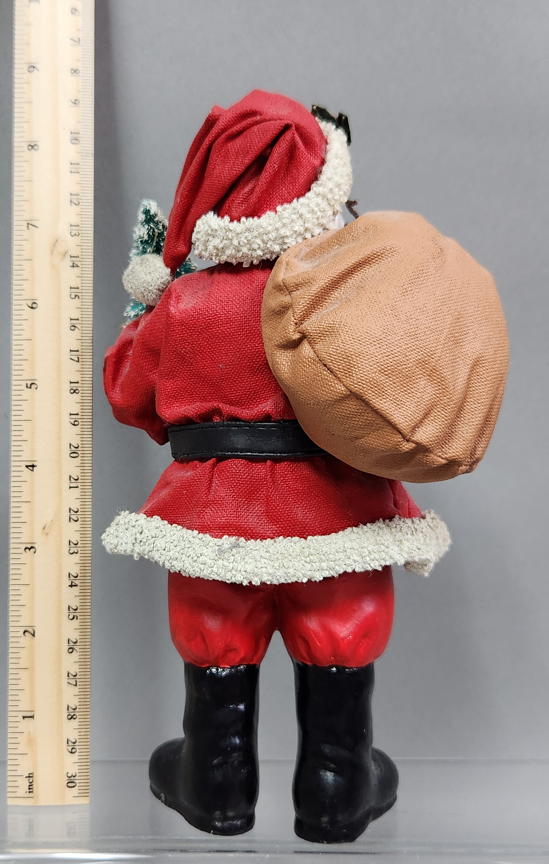 Possible Dreams Clothtique Red Santas