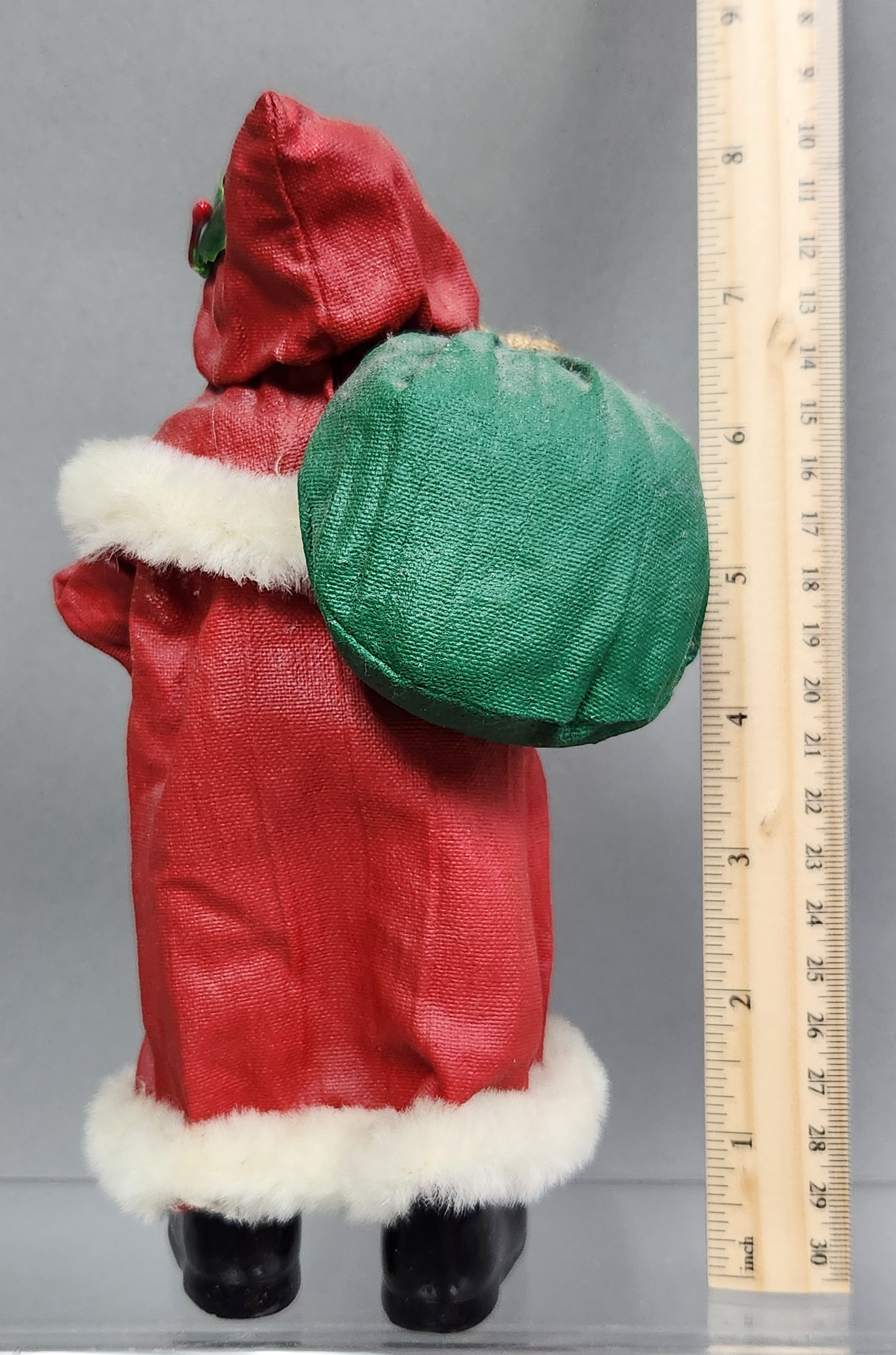Possible Dreams Clothtique Santa Claus Figurines