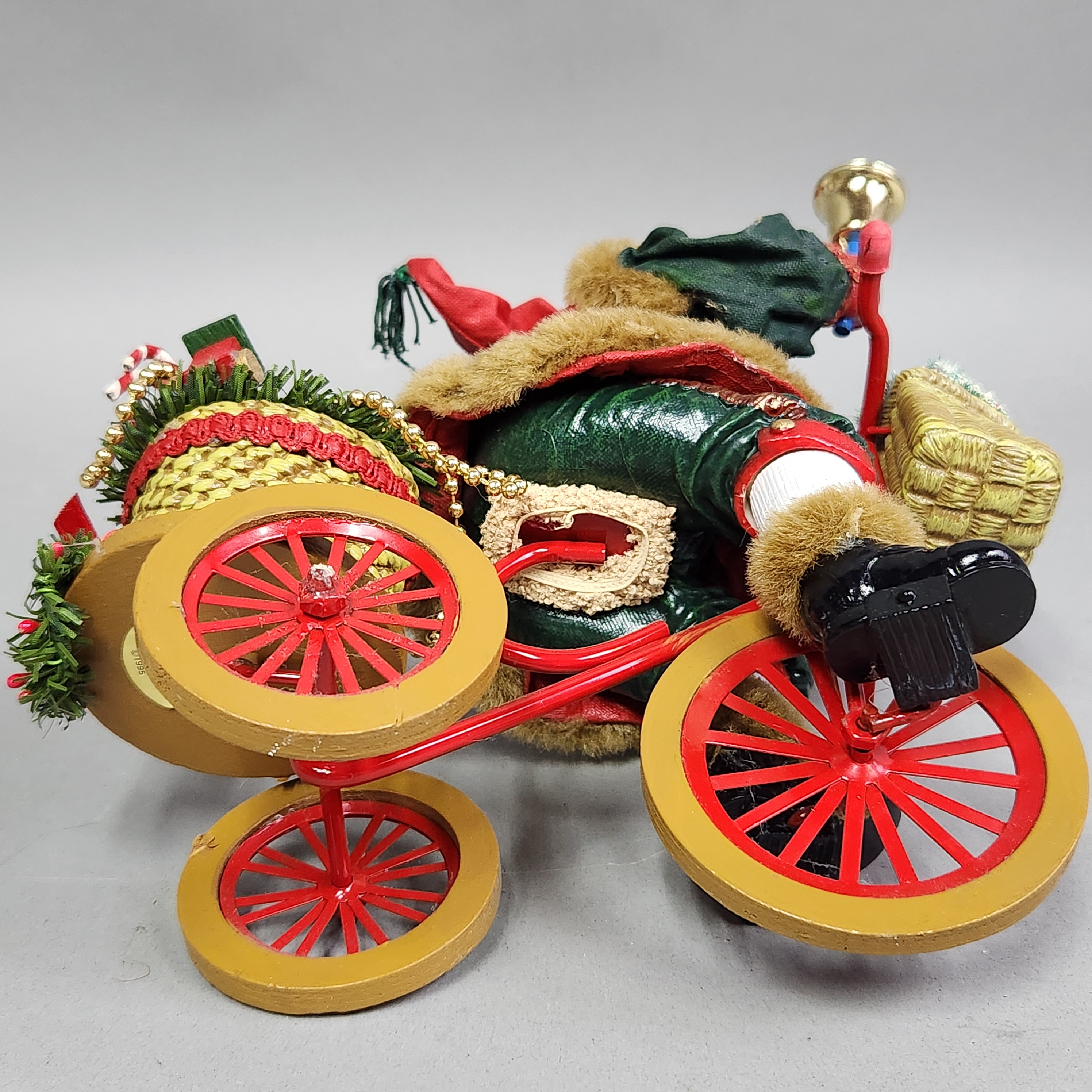 Clothtique Lighting The Way Santa