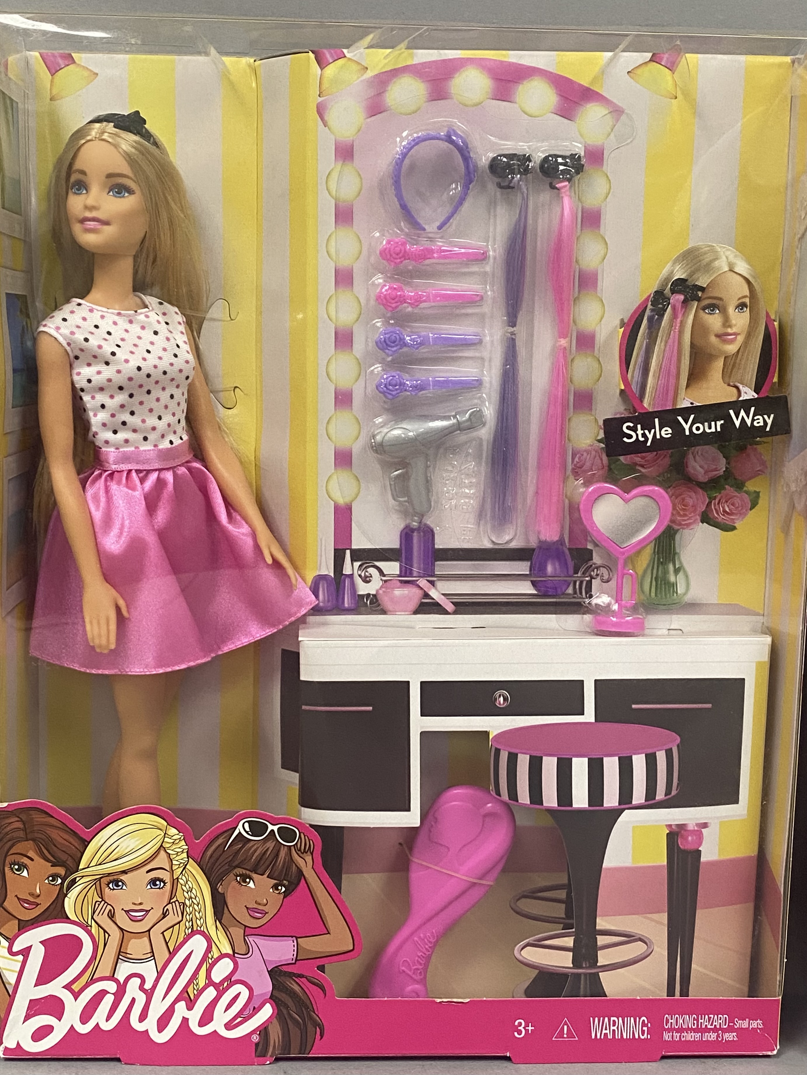 2 Mattel Barbie Style & Fashion Playsets