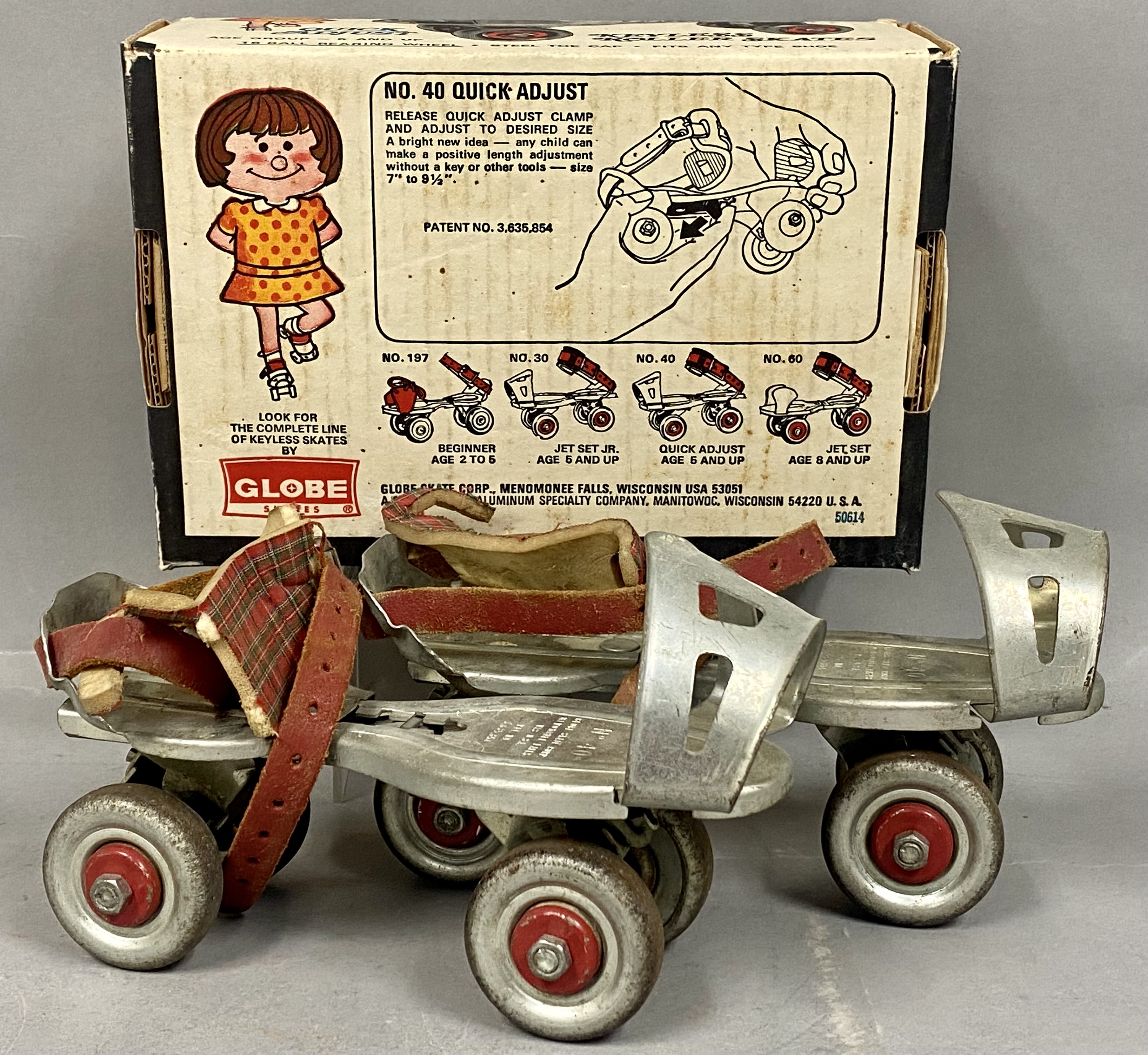 2 Globe Keyless Roller Skates
