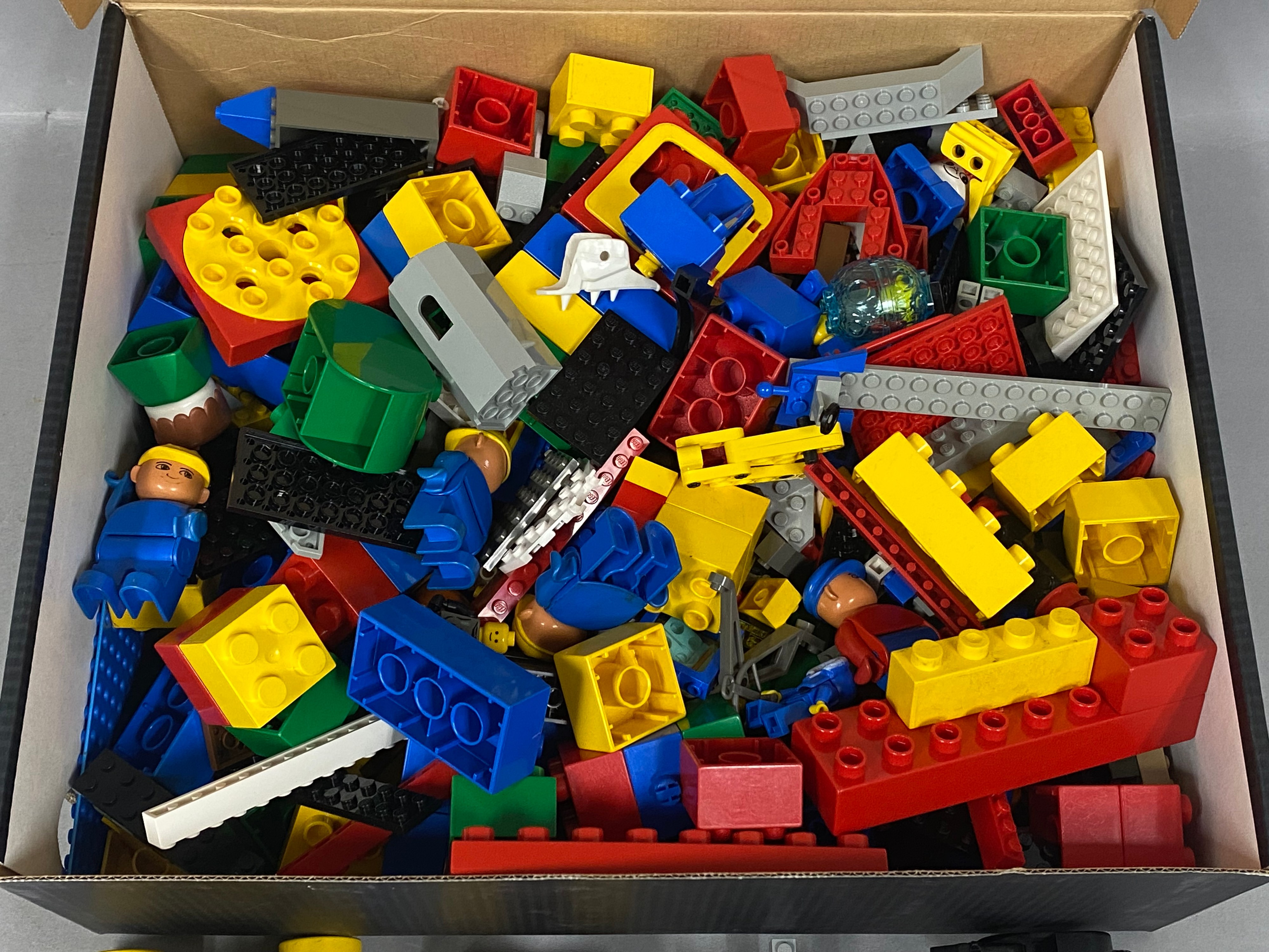 LEGO Mixed Bricks & Figures Lot