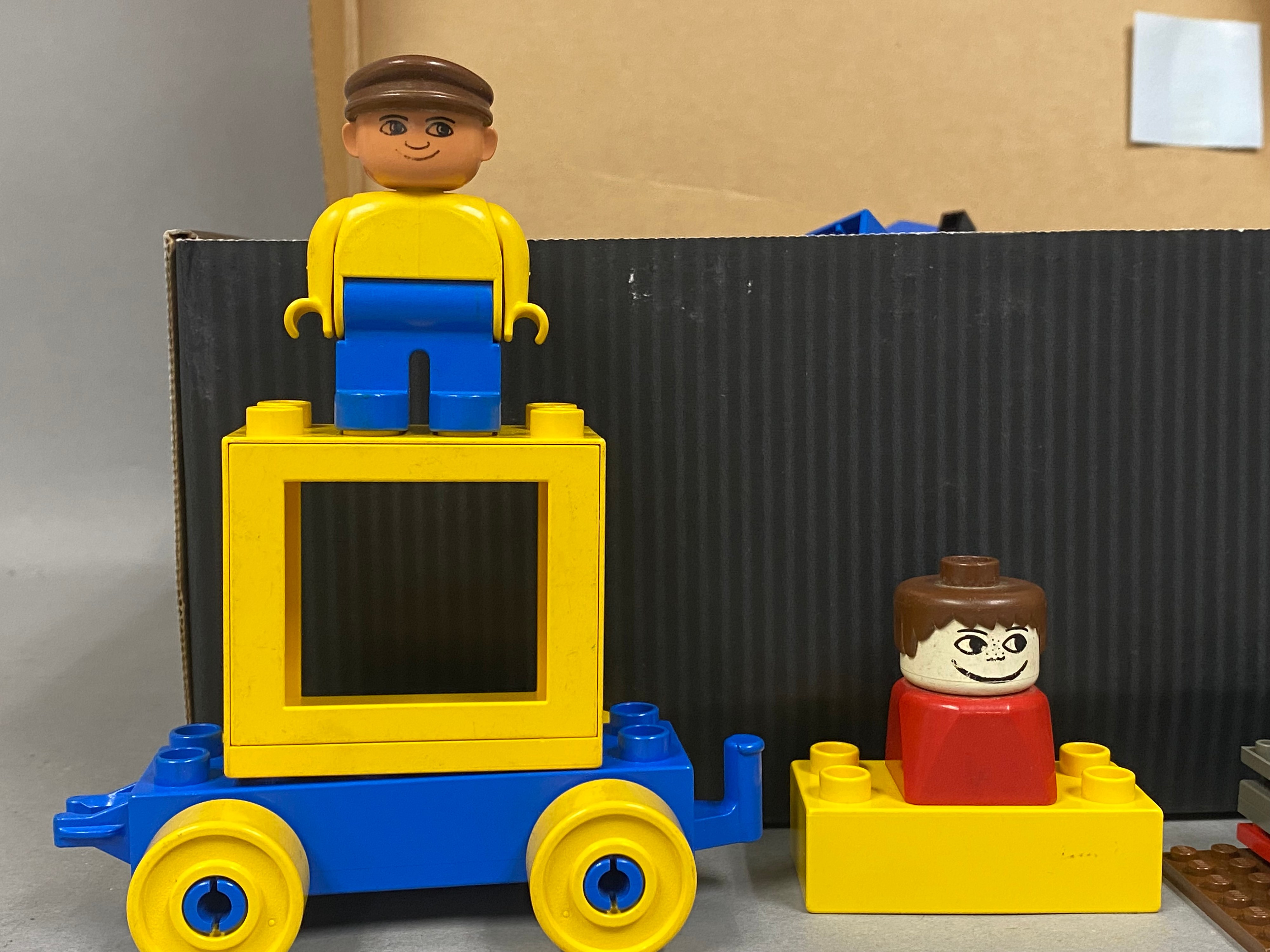 LEGO Mixed Bricks & Figures Lot