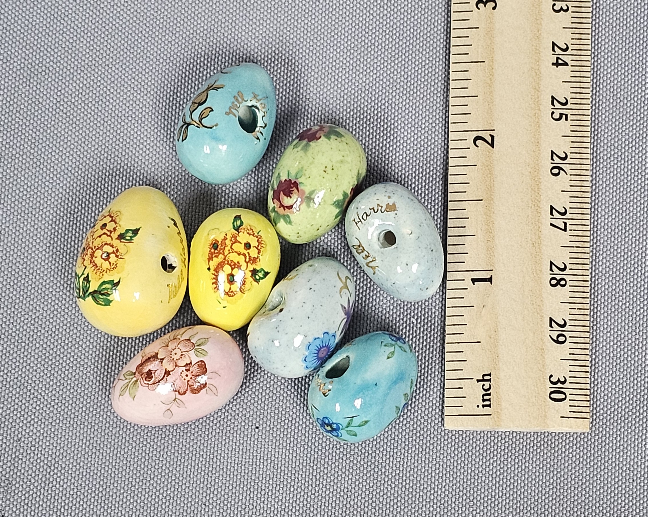 8 Nell Harris Ceramic Hand-Painted Egg Beads