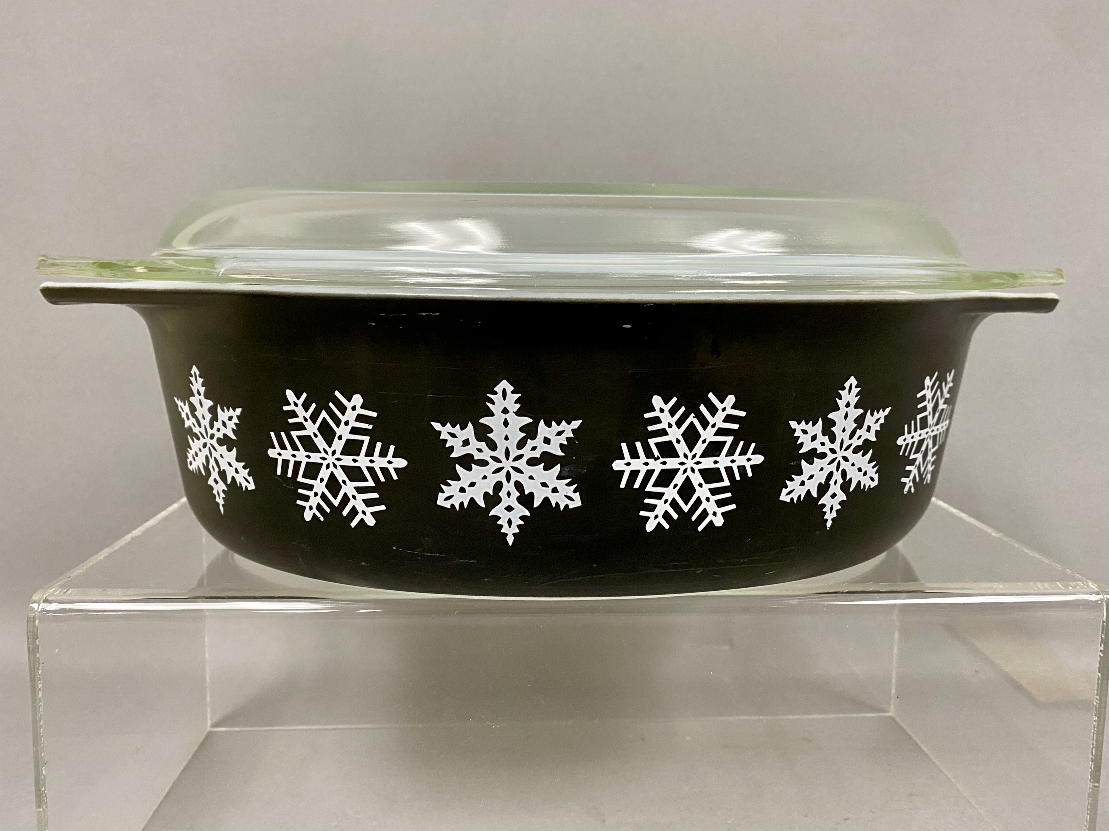 Pyrex Charcoal Snowflake Oval Casserole
