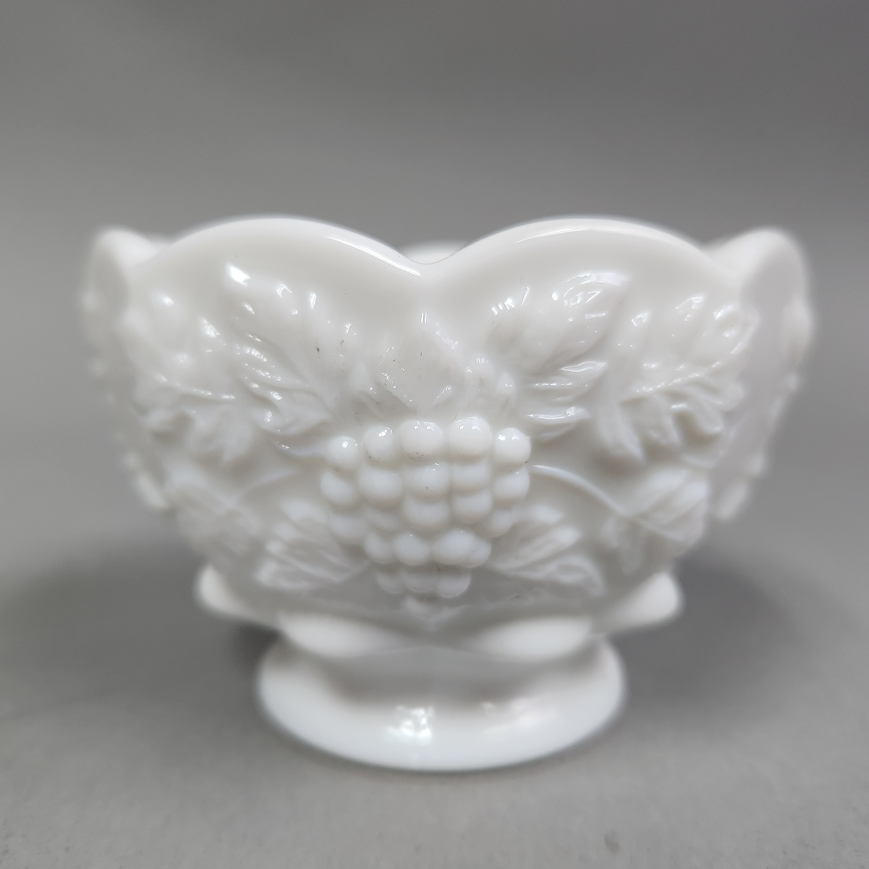 Westmoreland Paneled Grape Tableware