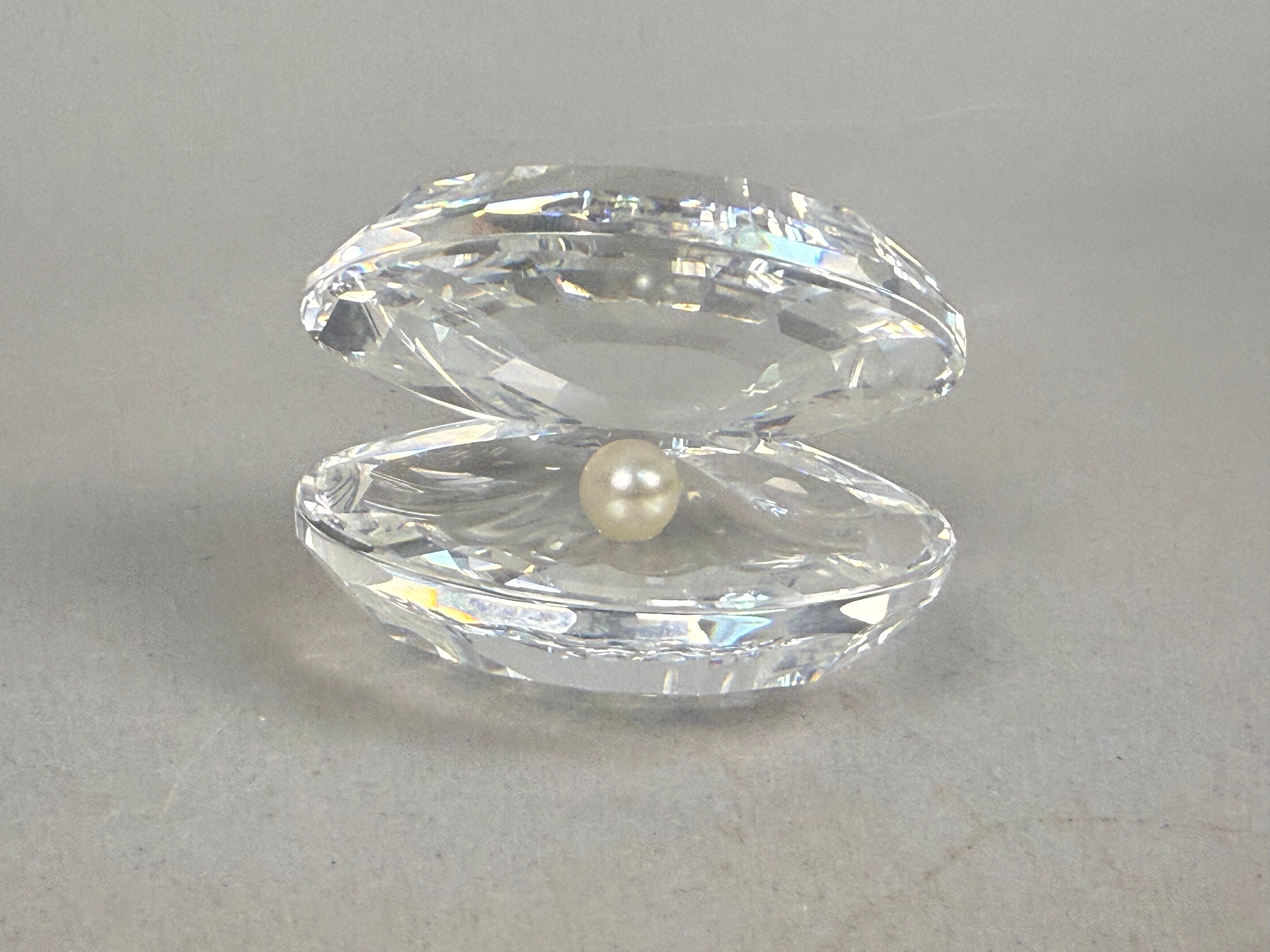 Swarovski Crystal Shell & Pearl Figurine