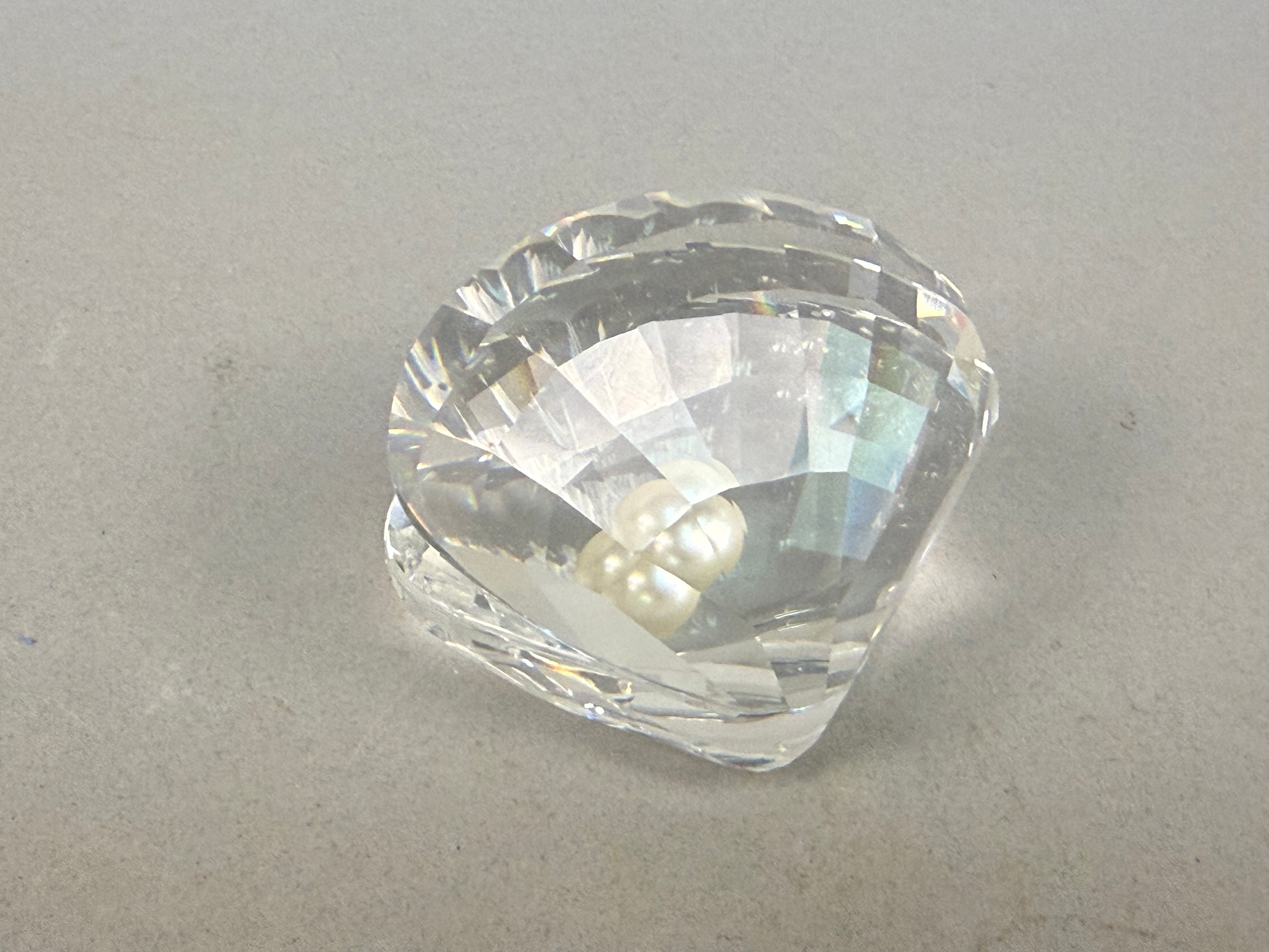 Swarovski Crystal Shell & Pearl Figurine