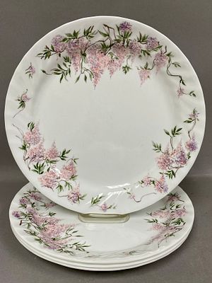Corelle Wisteria Vitrelle Glass Dinner Plates. A set of four dinner plates in the Wisteria 