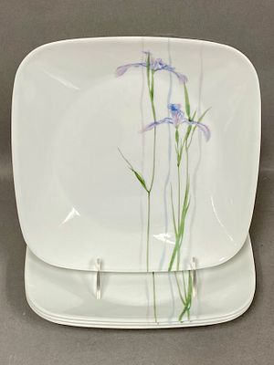 Corelle Shadow Iris Vitrelle Plates. A set of four square luncheon plates in the Shadow Iris 