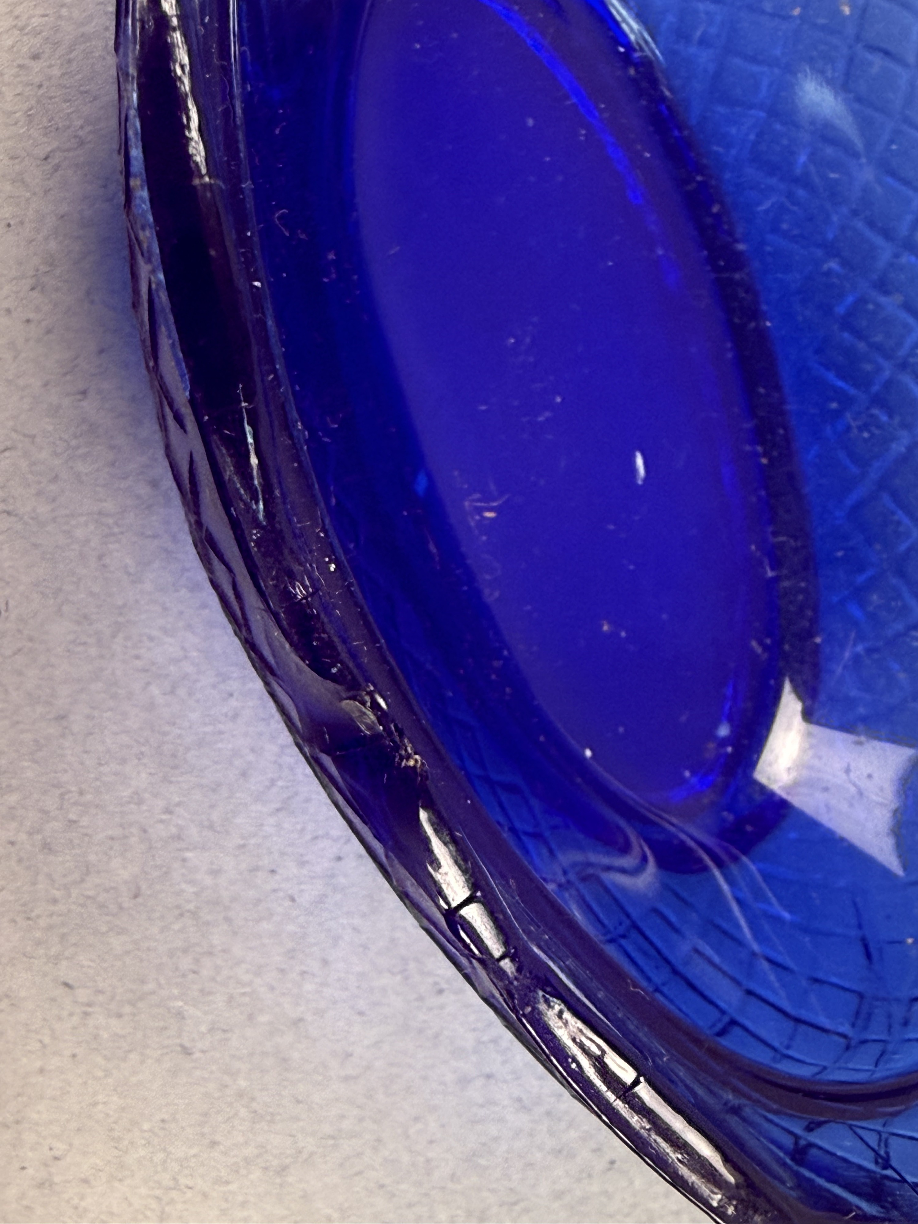 Three Taiwan Glass Nesting Hens