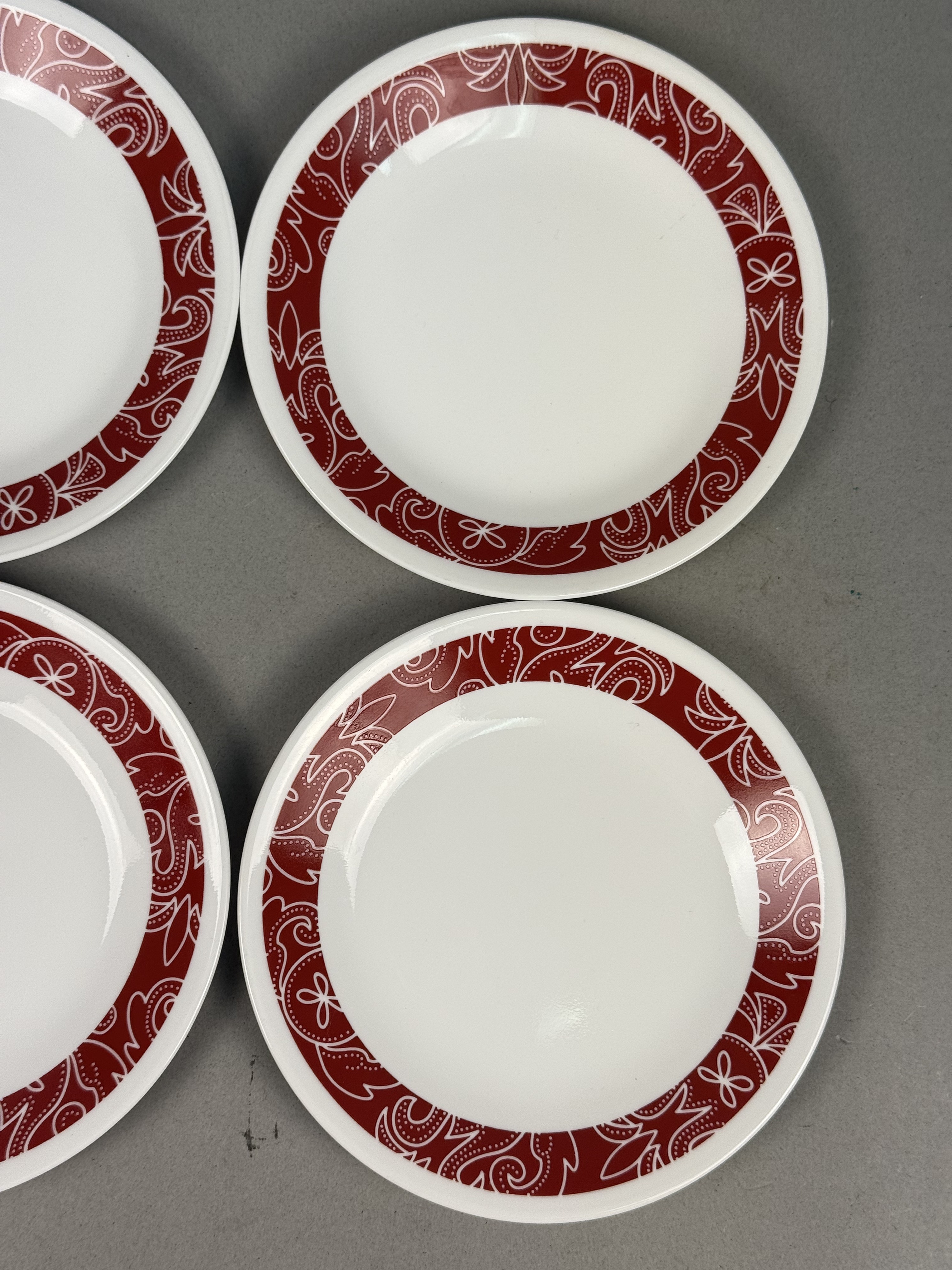 Corelle Bandhani Red Vitrelle Plates