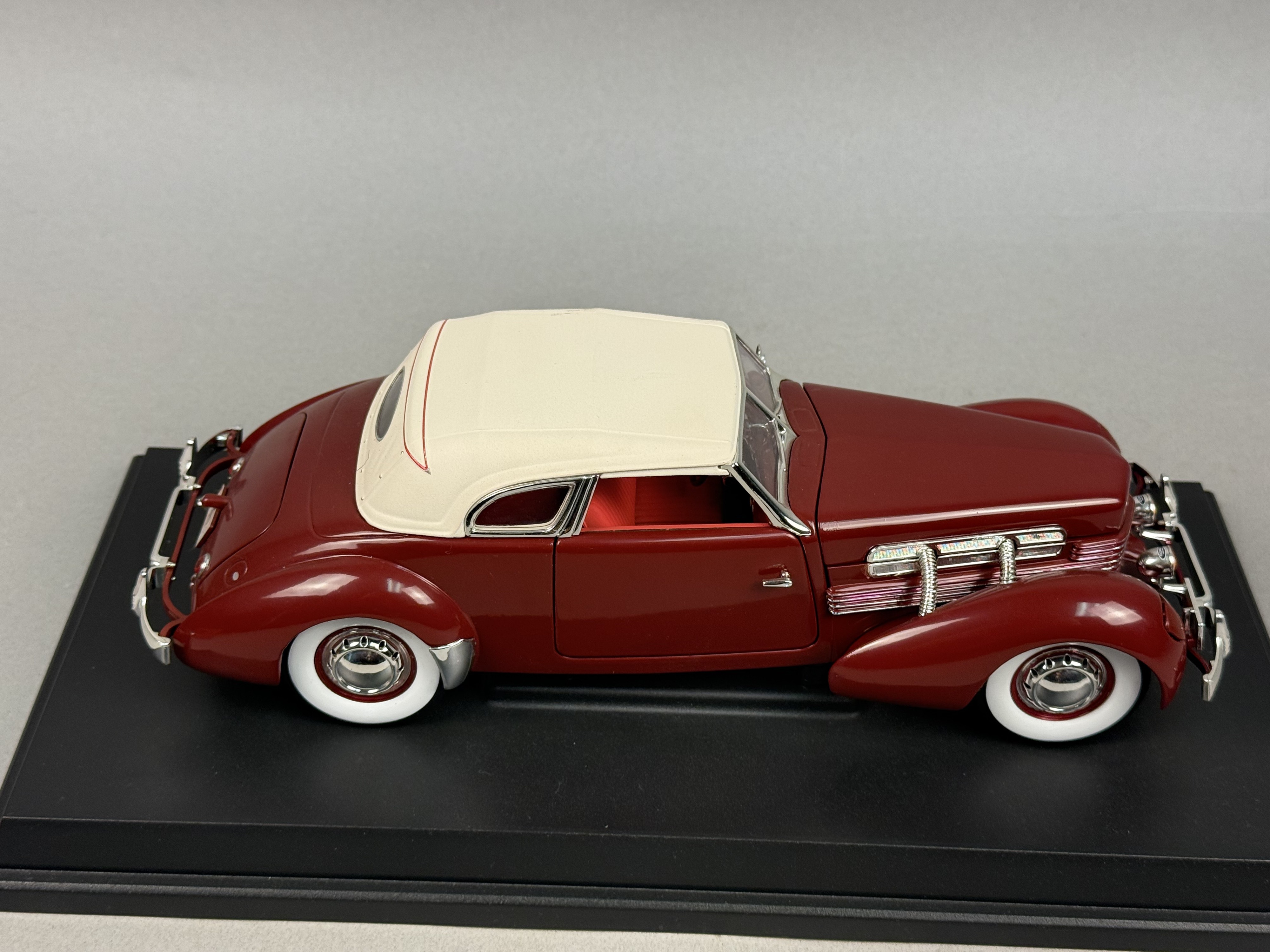 1937 Cord 812 Supercharged Model