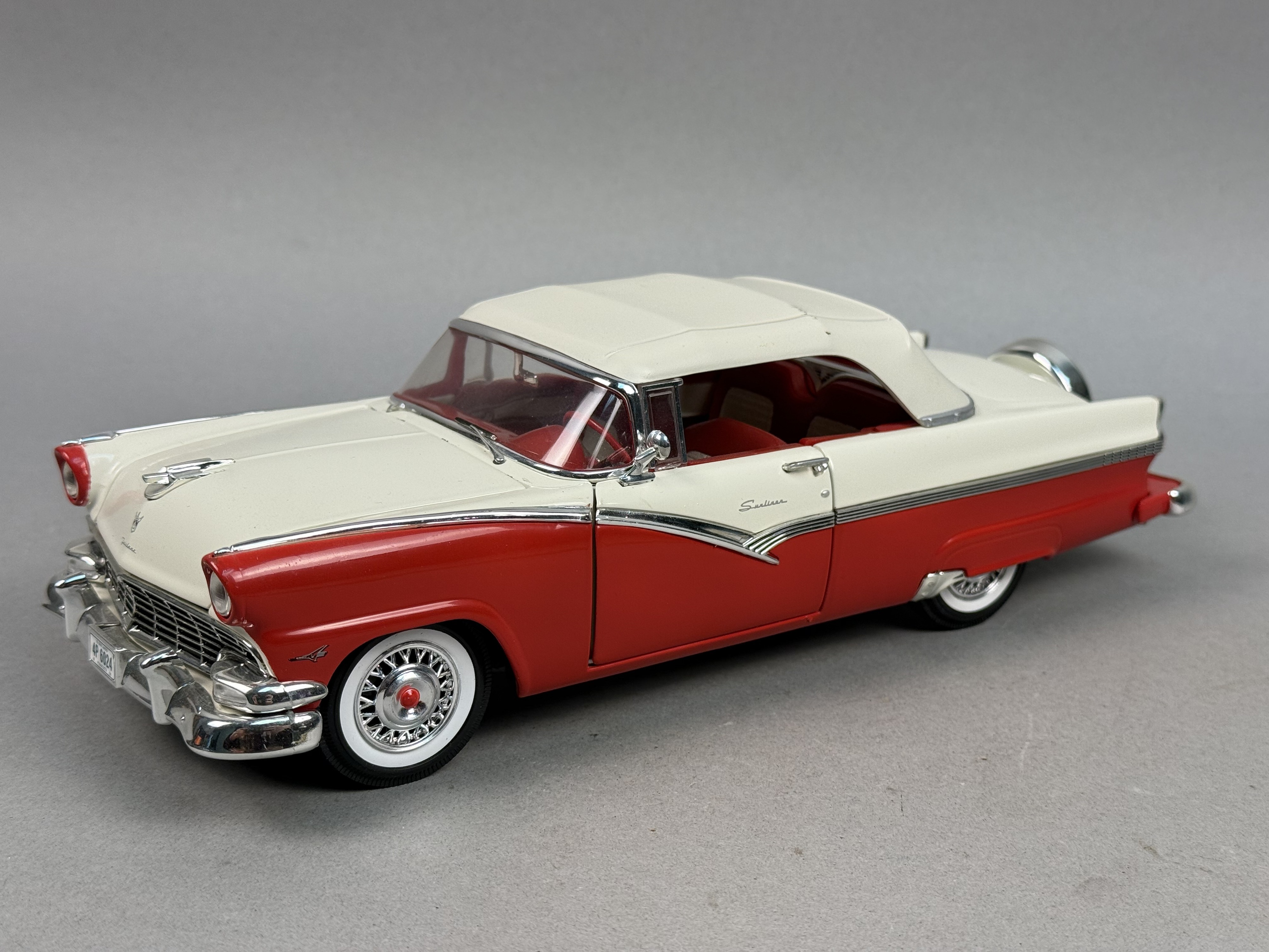 ERTL Die-Cast Ford Sunliner