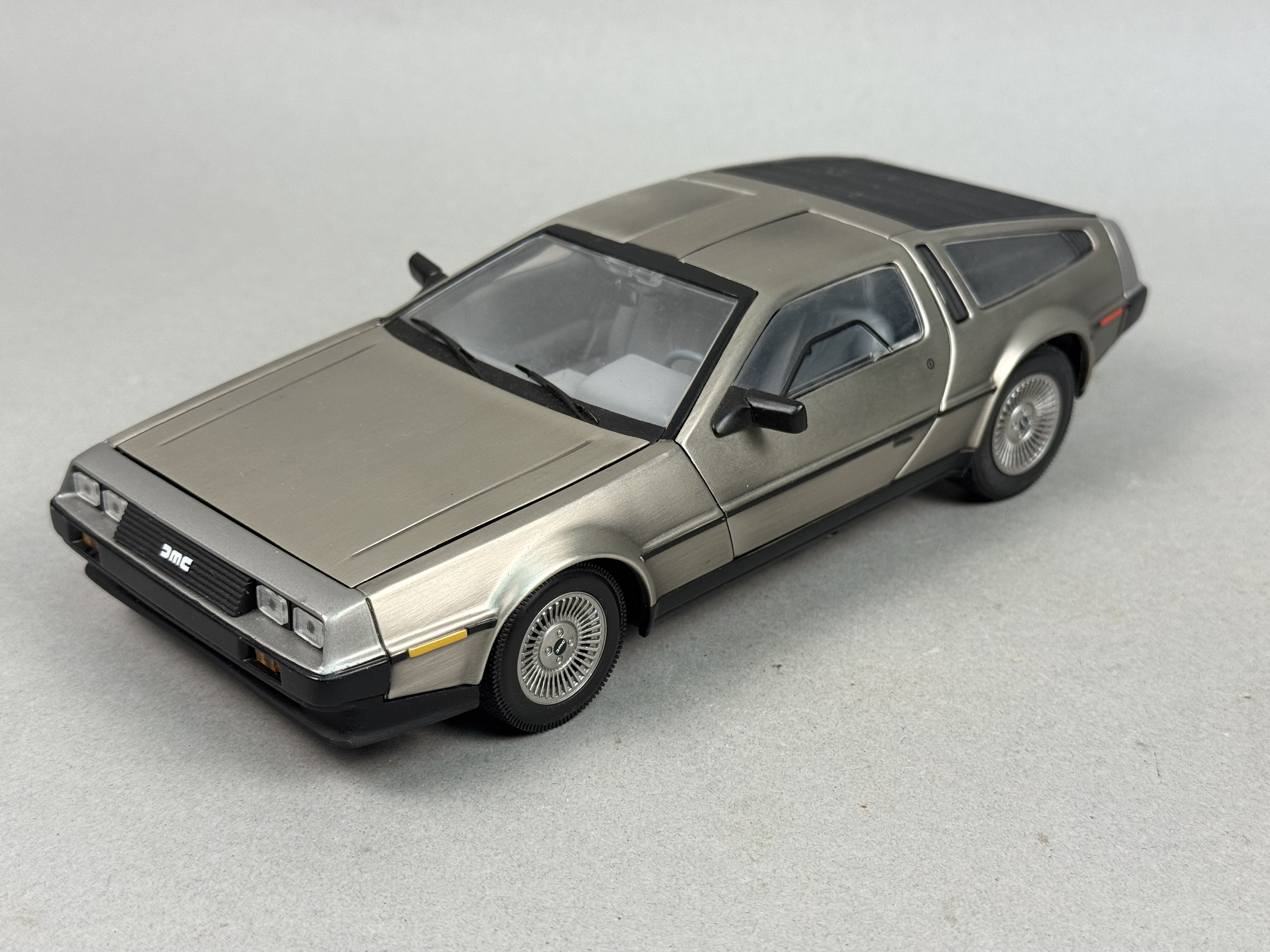 Sun Star DeLorean DMC-12 Die-Cast Model