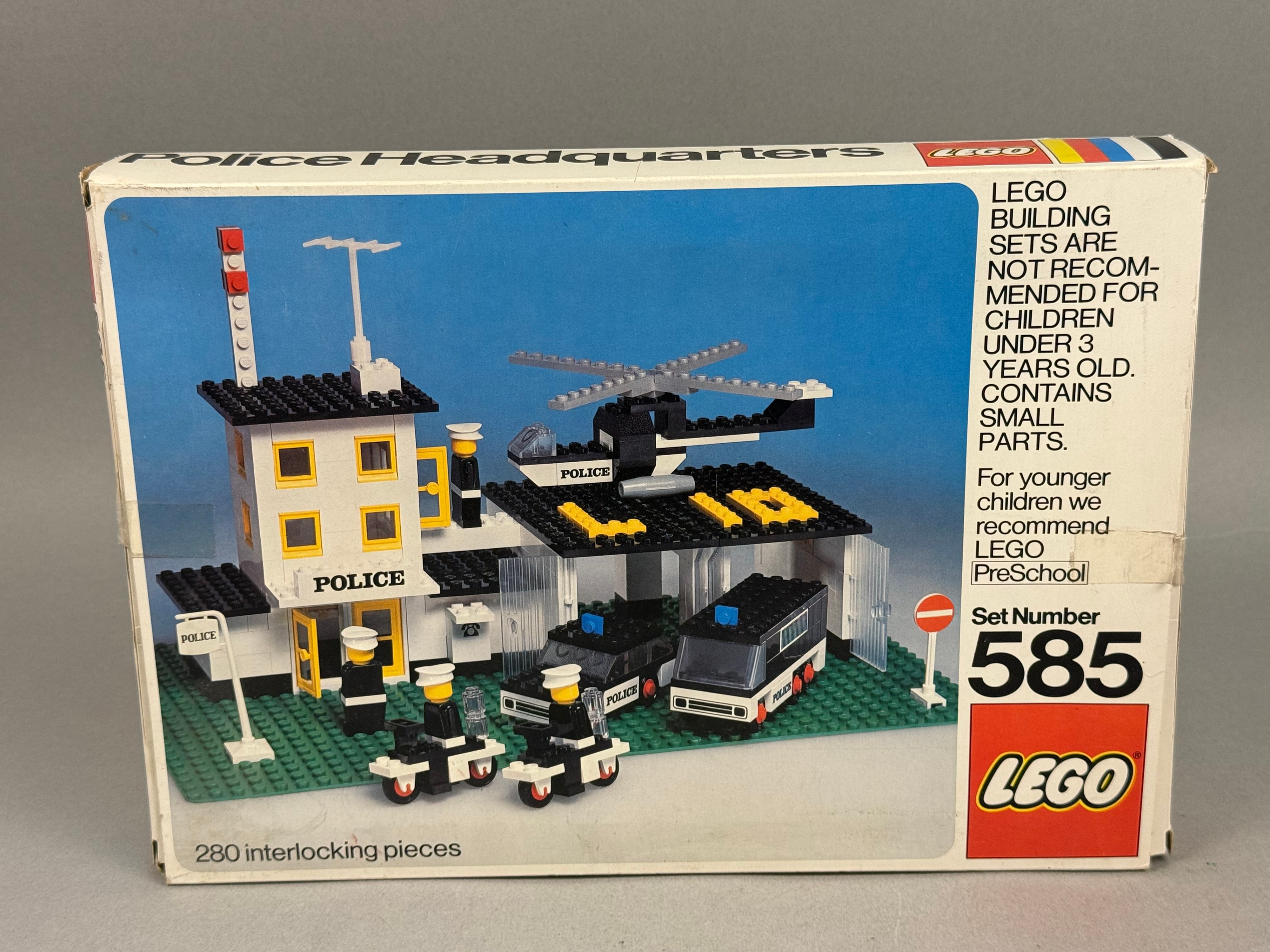 LEGO 585 Police Headquarters Building Set