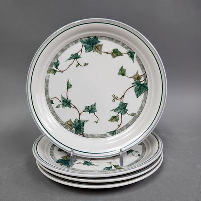 Noritake Keltcraft Ivy Lane Ceramic Plates. A set of four stoneware plates in the Ivy Lane 