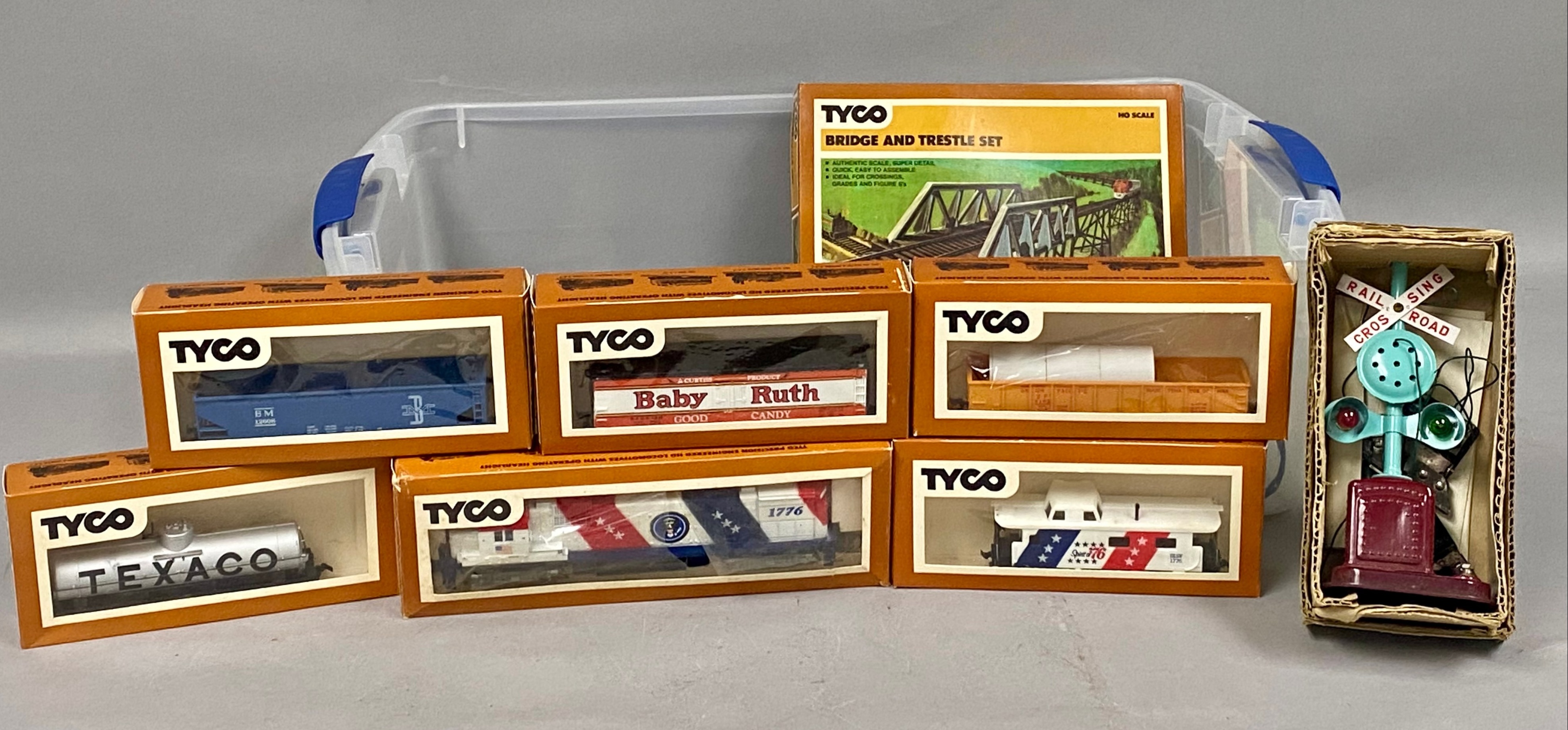 Tyco Spirit of 76 HO Train Collection