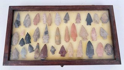 (35) Indian Arrowheads/Points. Comes with display case. Case: 9 7/8" X 18 1/8". Condition- 