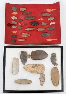 (34) Indian Arrowheads/Points Artifacts. (10) In display case. Case: 12" X 16". (24) Points 