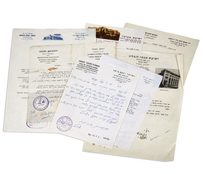 (ERETZ ISRAEL RABBIS). Group of c.10 Letters from rabbinic leaders, 1960's and on. See details 