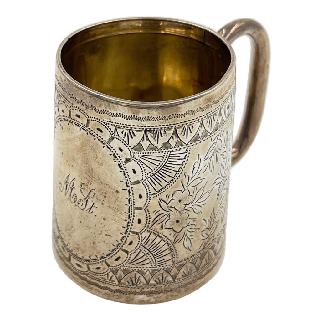 Lot 165: A SMALL SILVER VICTORIAN CHRISTENING MUG WITH BRIGHT...