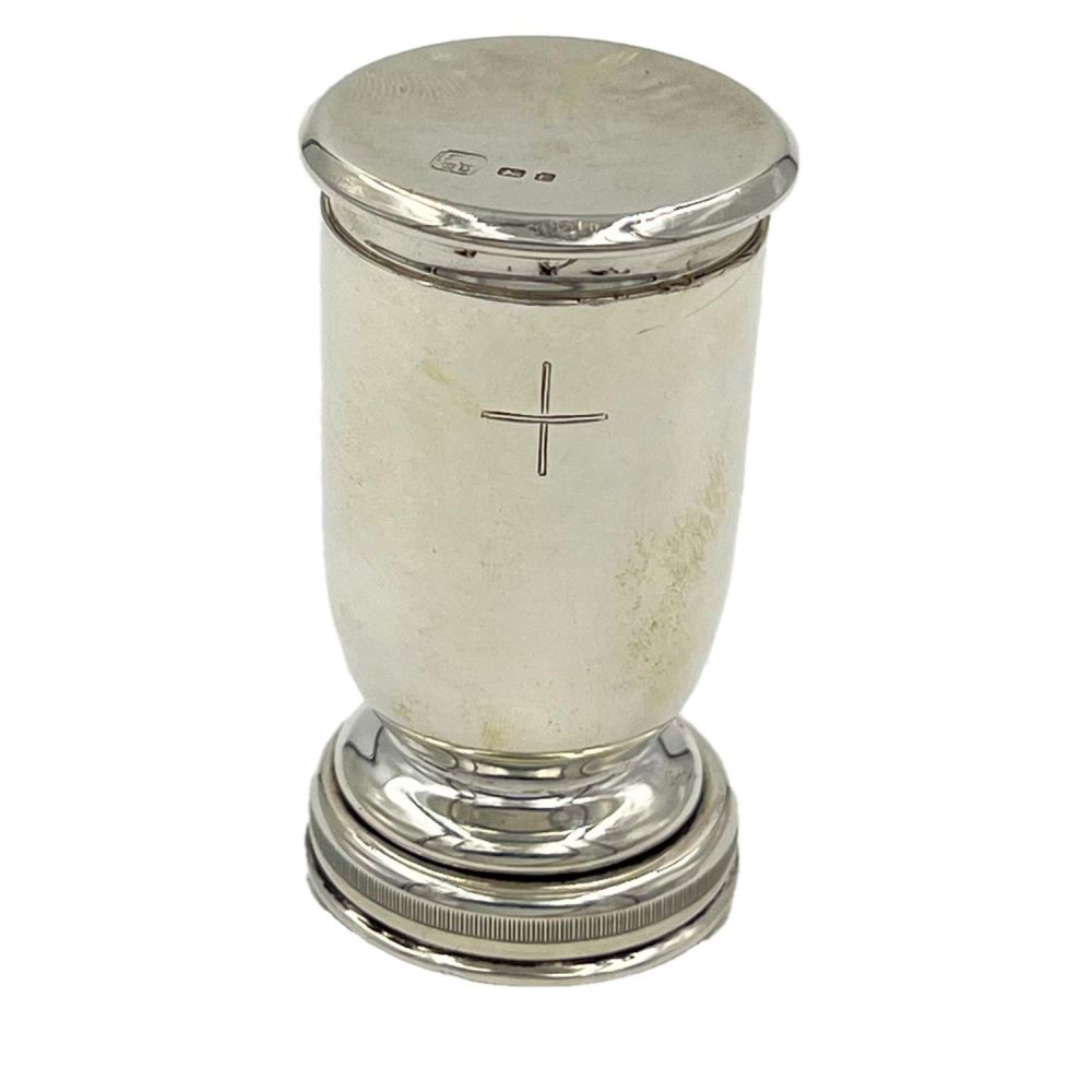 Lot 189: A SMALL SILVER ECCLESIASTICAL LIDDED CONTAINER PROBABLY FOR...
