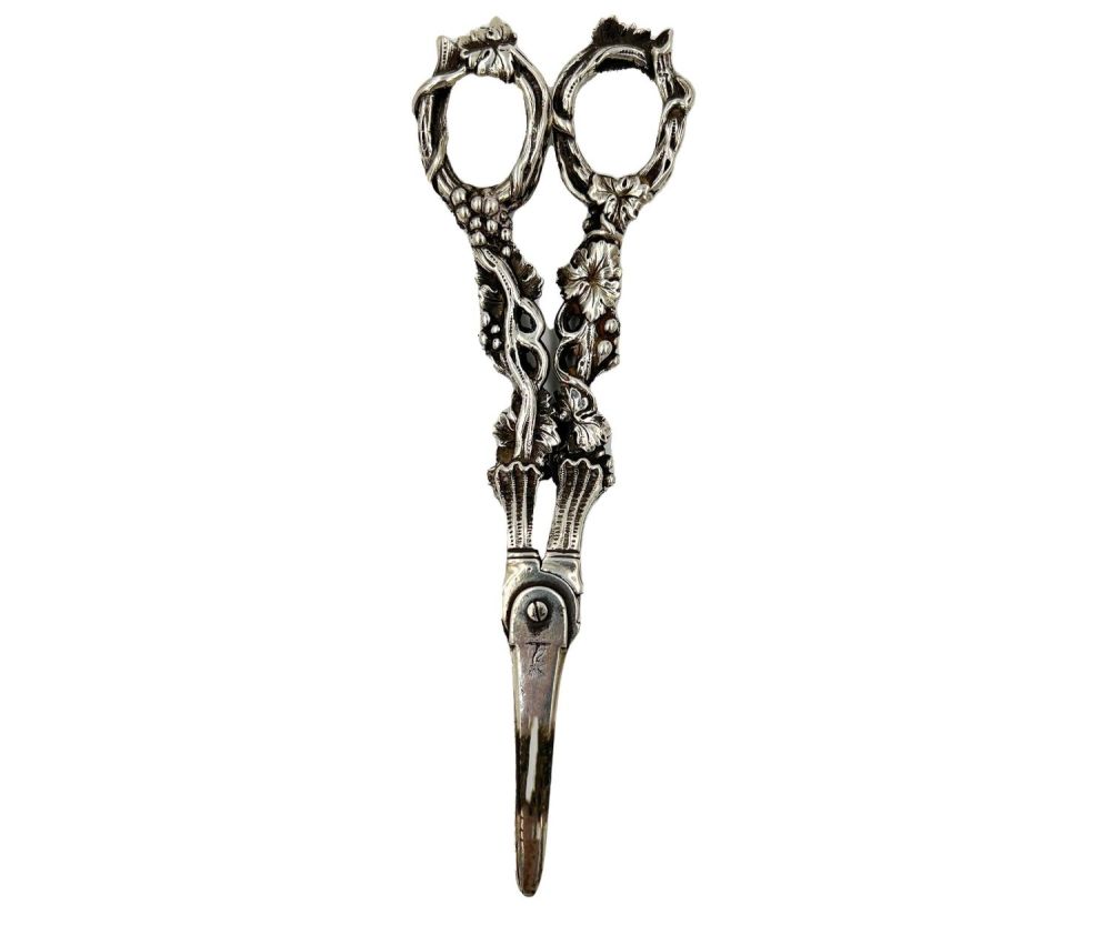 Lot 192: A GOOD PAIR OF SILVER GRAPE SHEARS/SCISSORS WITH...