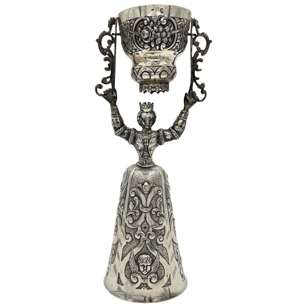 Lot 201: A LARGE CONTINENTAL EARLY SILVER WAGER CUP WITH...