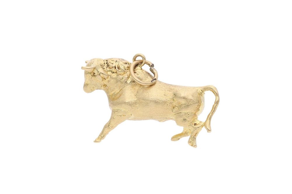 Lot 155: 18ct Gold Bull Charm
