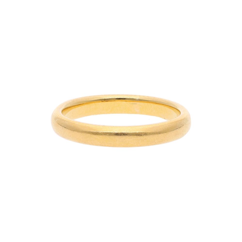 Lot 343: 22ct Gold Band Ring. 3.6 grams