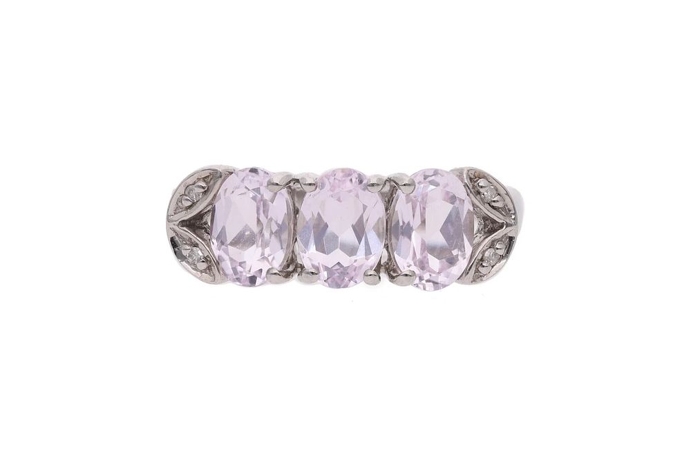 Lot 379: 9ct White Gold Amethyst and Diamond Ring, Size N.