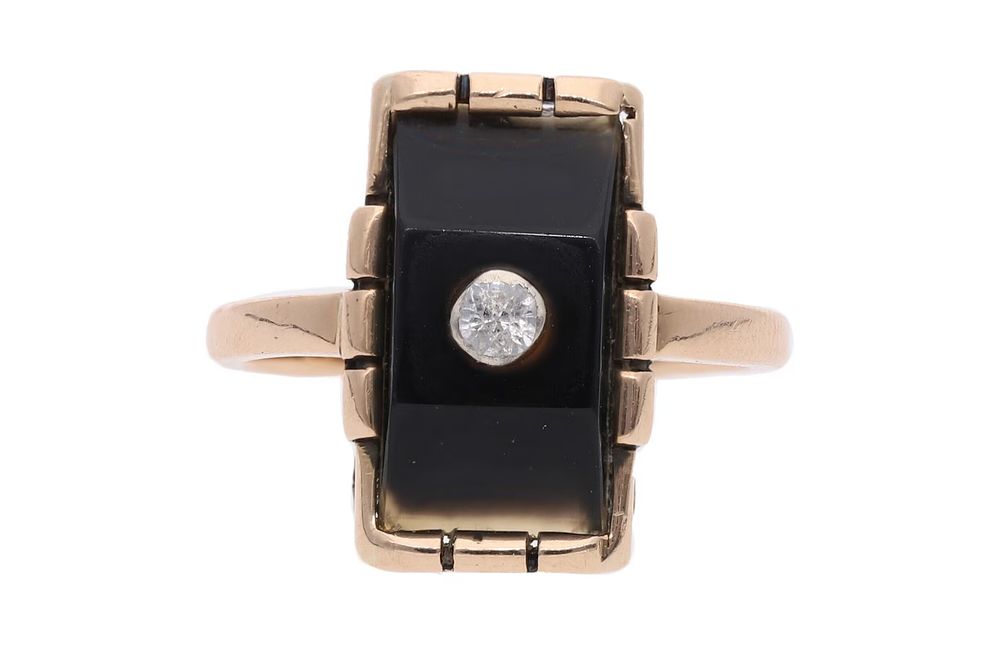 Lot 397: Antique 14ct Gold Black Onyx and Diamond Ring, Size 5.25 US | Size K UK
