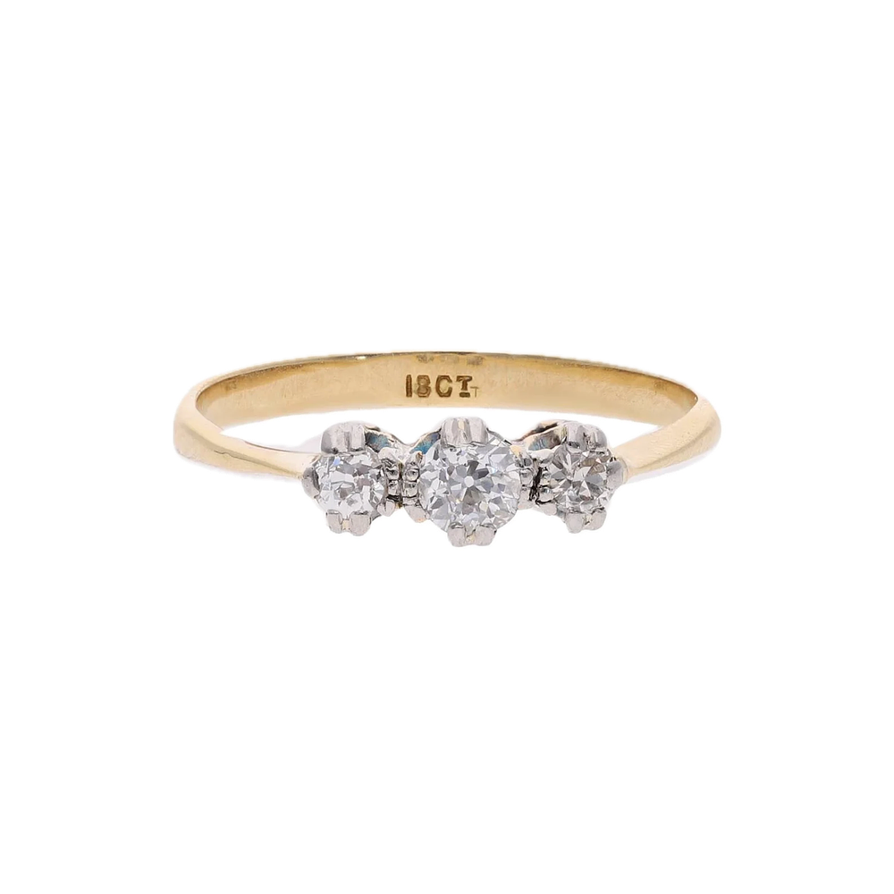 Lot 424: 18ct Gold and Diamond Three Stone Ring, Size N 1/2.