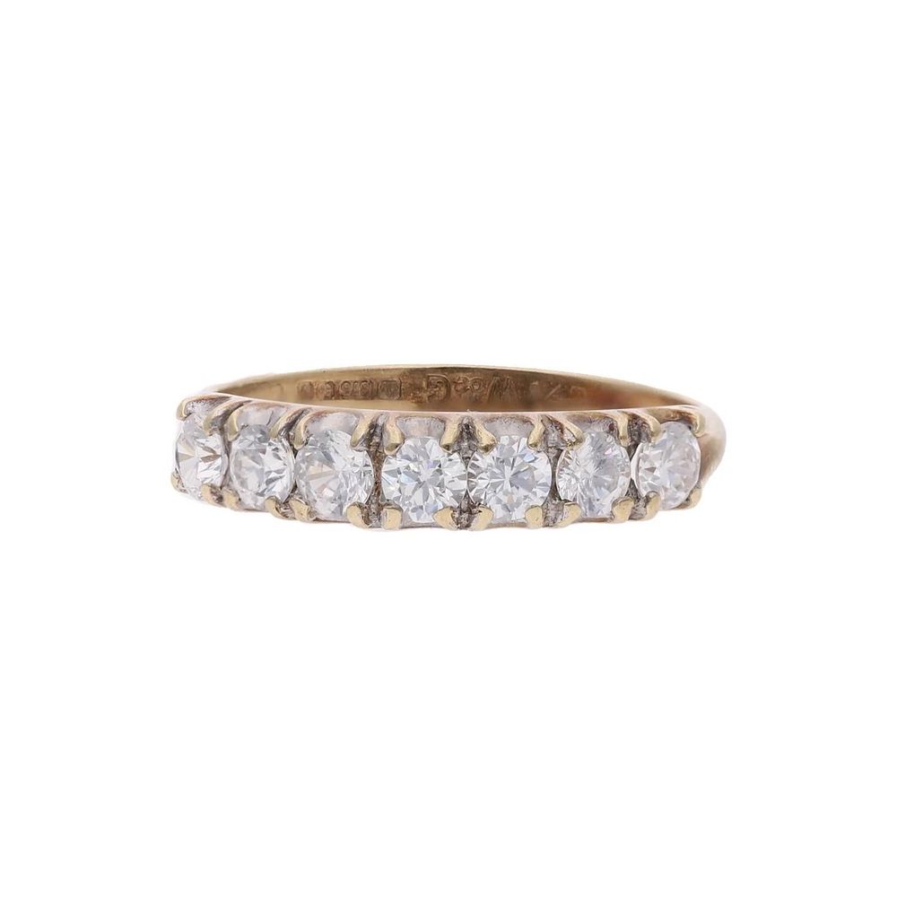 Lot 428: 9ct gold and Cz Ring, Size M.