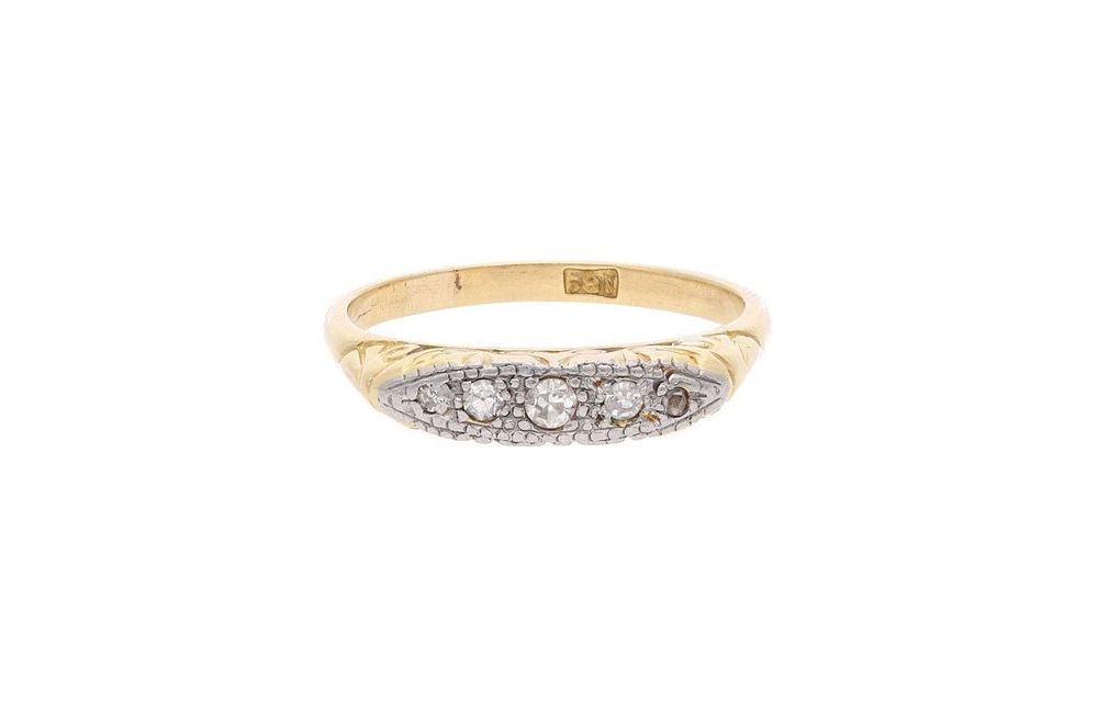 Lot 477: 18ct Gold and Diamond Five Stone Ring, Size 7.5 | P