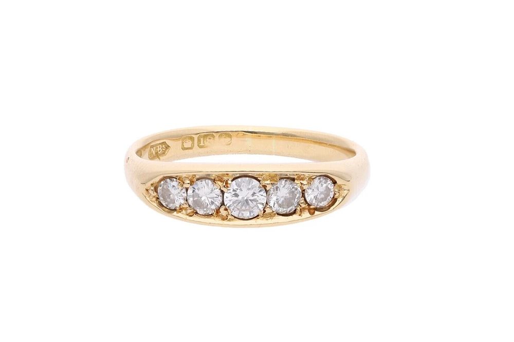 Lot 485: Antique 18ct Gold and Diamond Five Stone Ring, Size Q.