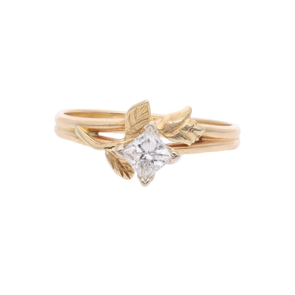 Lot 486: 14ct Gold and Princess Cut Diamond Flower Ring, Size 11 | W
